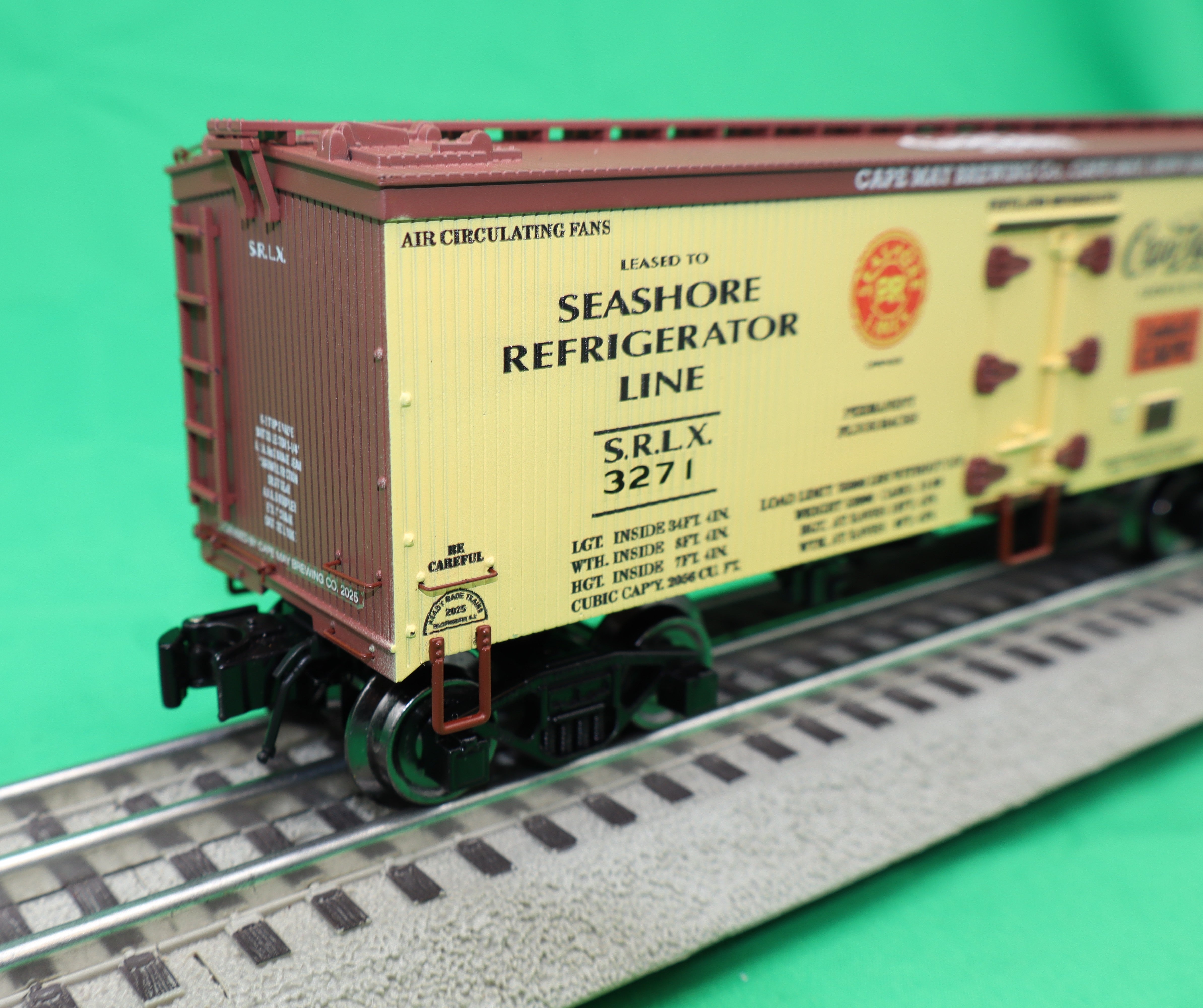 Ready Made Trains RMT-86199-188-3 - 36' Woodside Reefer Car "Cape May" (Devil's Reach Beer) - MrMuffin'sTrains