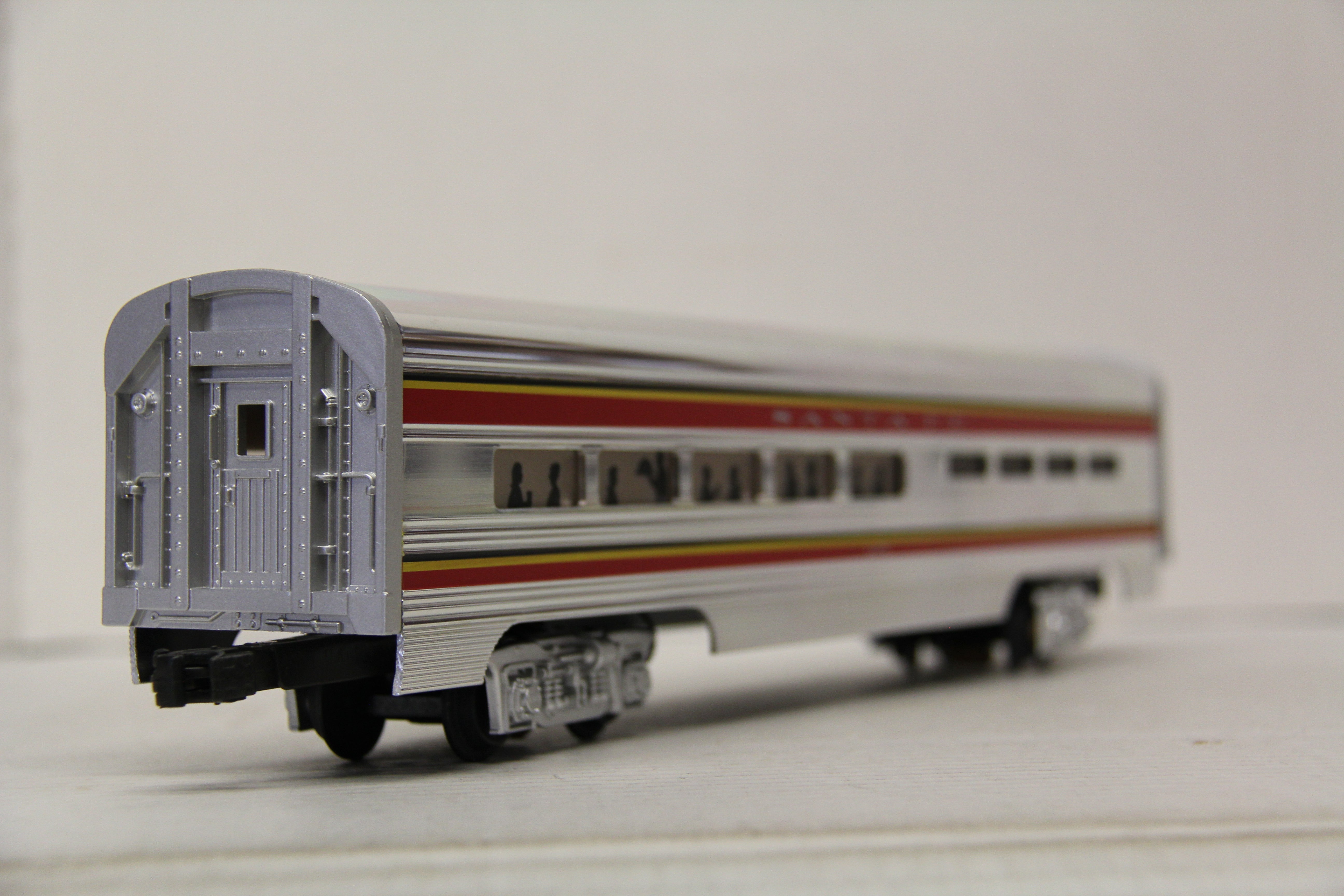 MTH 20-6121 Santa Fe 60' Aluminum Sleeper/Diner Set-Second hand-M6625
