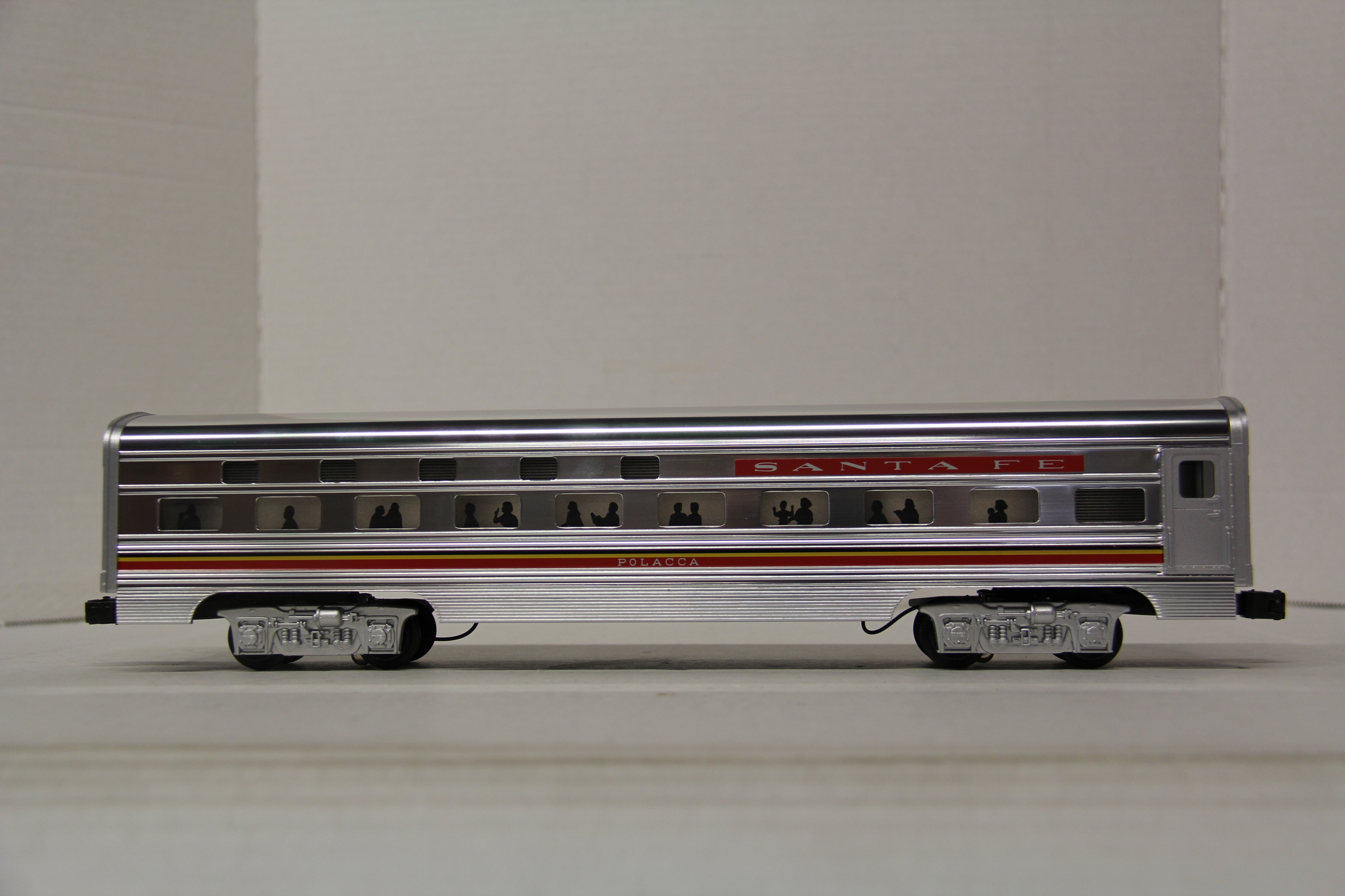 MTH 20-6121 Santa Fe 60' Aluminum Sleeper/Diner Set-Second hand-M6625