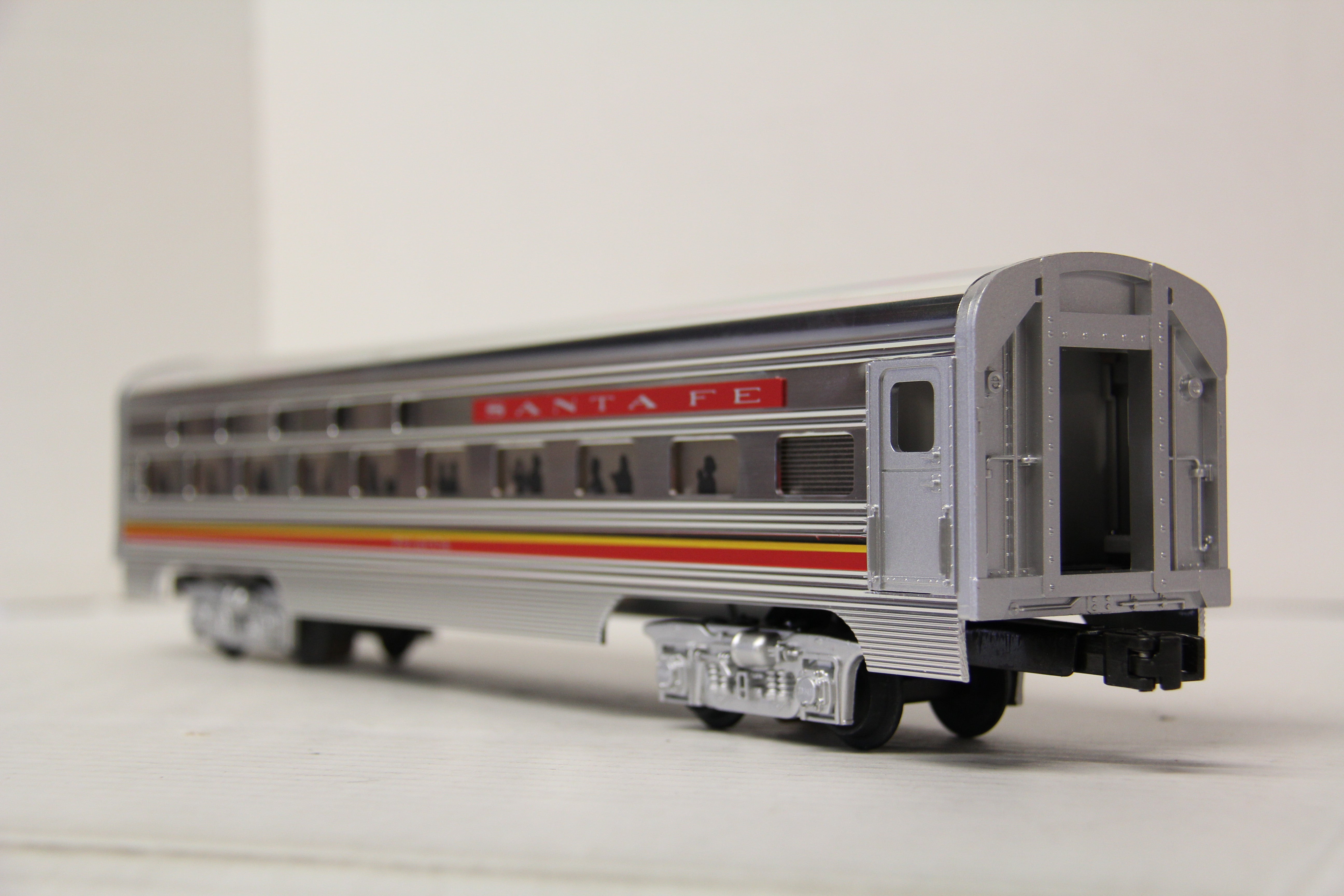 MTH 20-6121 Santa Fe 60' Aluminum Sleeper/Diner Set-Second hand-M6625