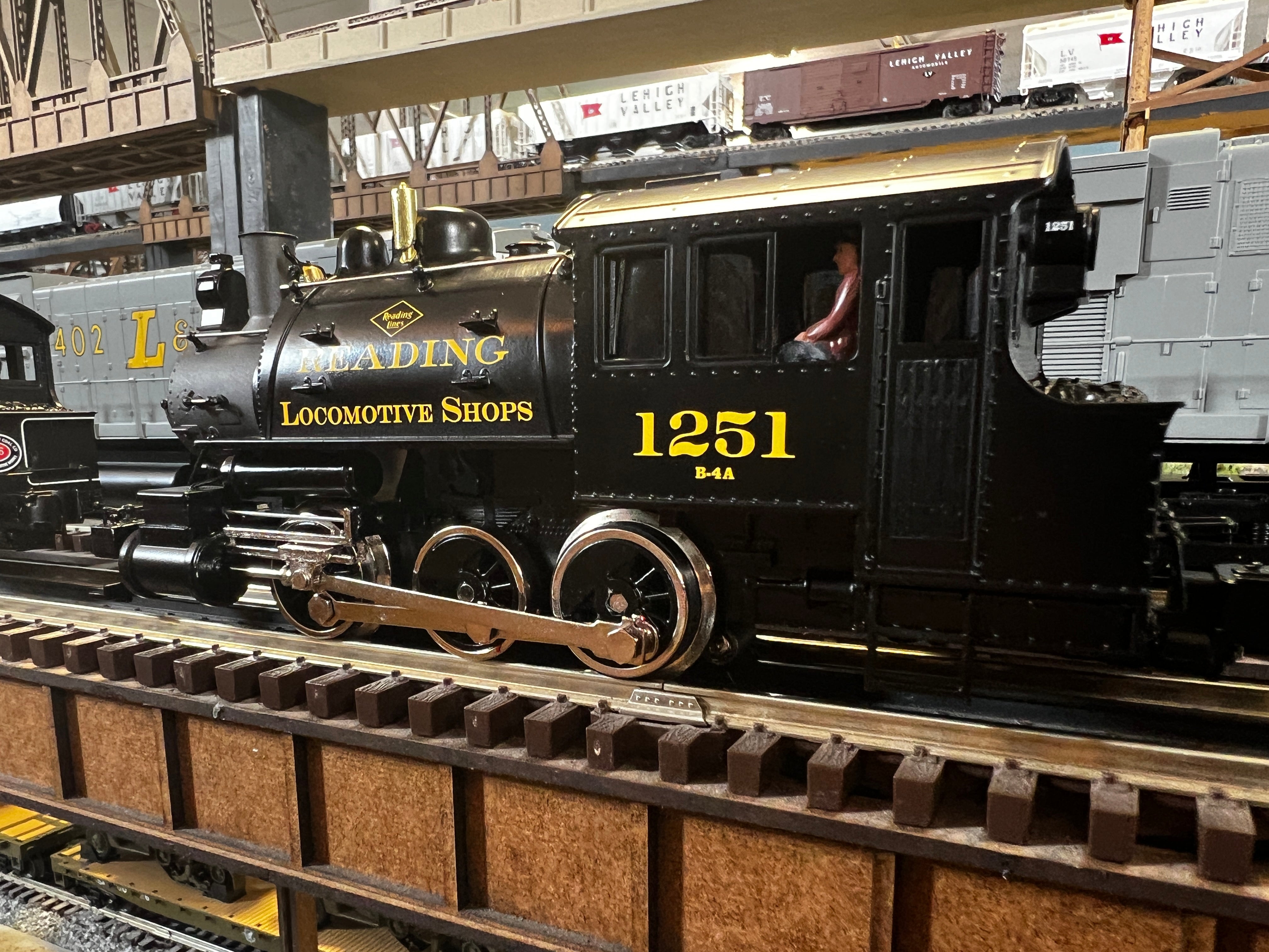 Lionel 2332010 - LionChief+ 2.0 0-6-0T Steam Locomotive "Reading" #1251