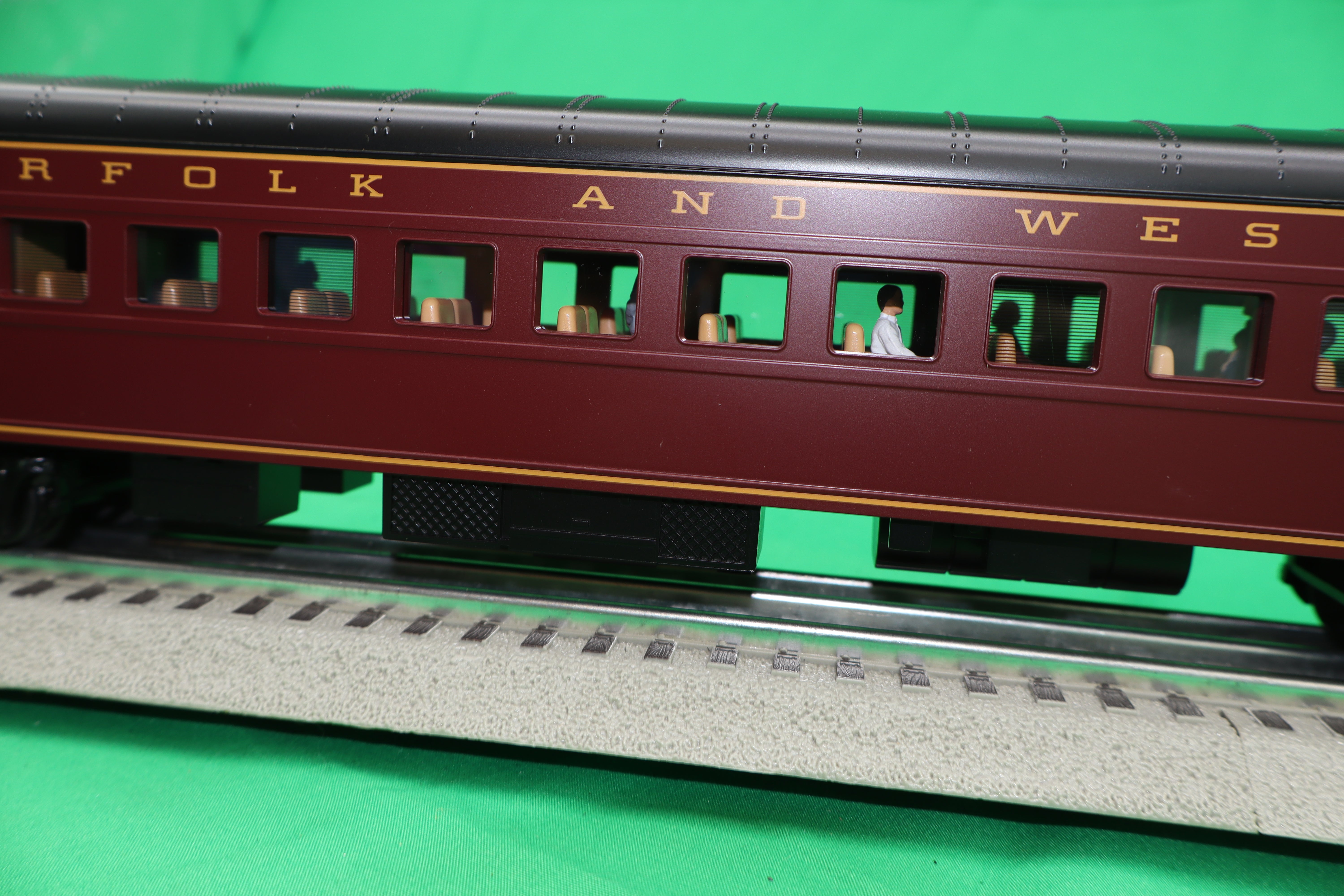MTH 20-64263 - 70’ Streamlined Passenger Set "Norfolk & Western" (4-Car) Smooth Sided
