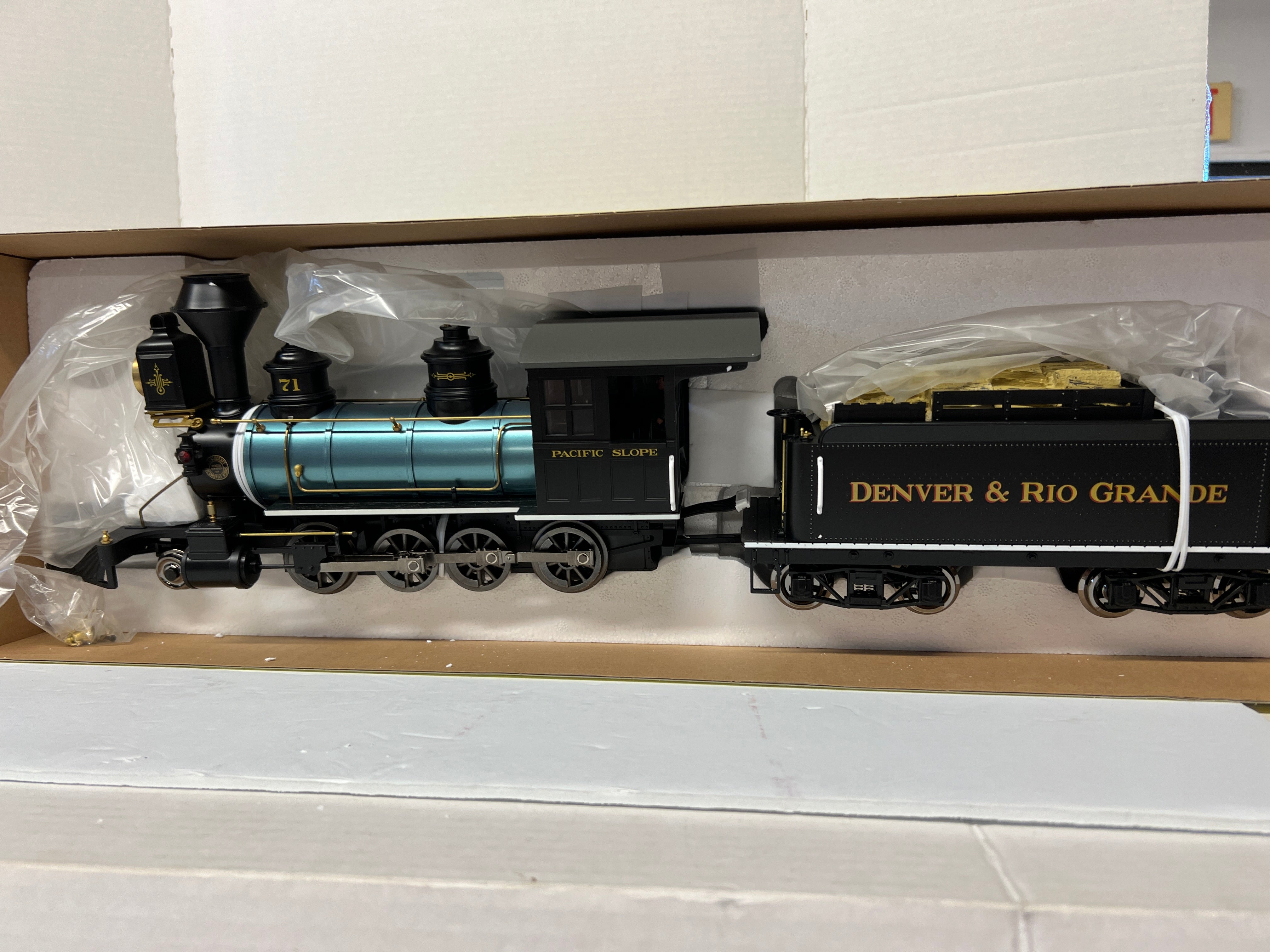 Aristo ART80202 Classic C16 2-8-0 Locomotive & Tender "Denver & Rio Grande" Second-hand-G1219