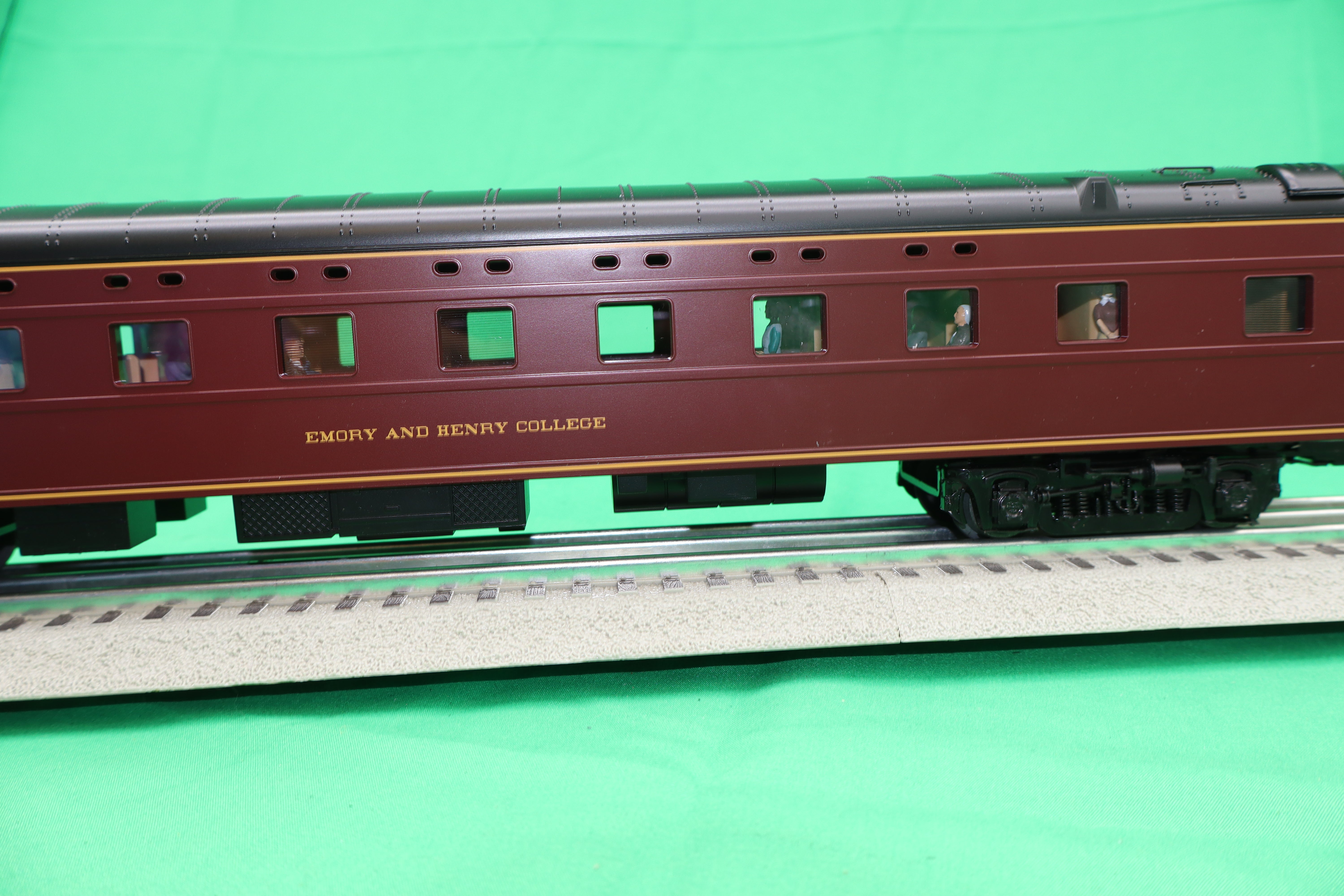 MTH 20-64264 - 70’ Streamlined Passenger Slpr/Diner Set "Norfolk & Western" (2-Car) Smooth Sided