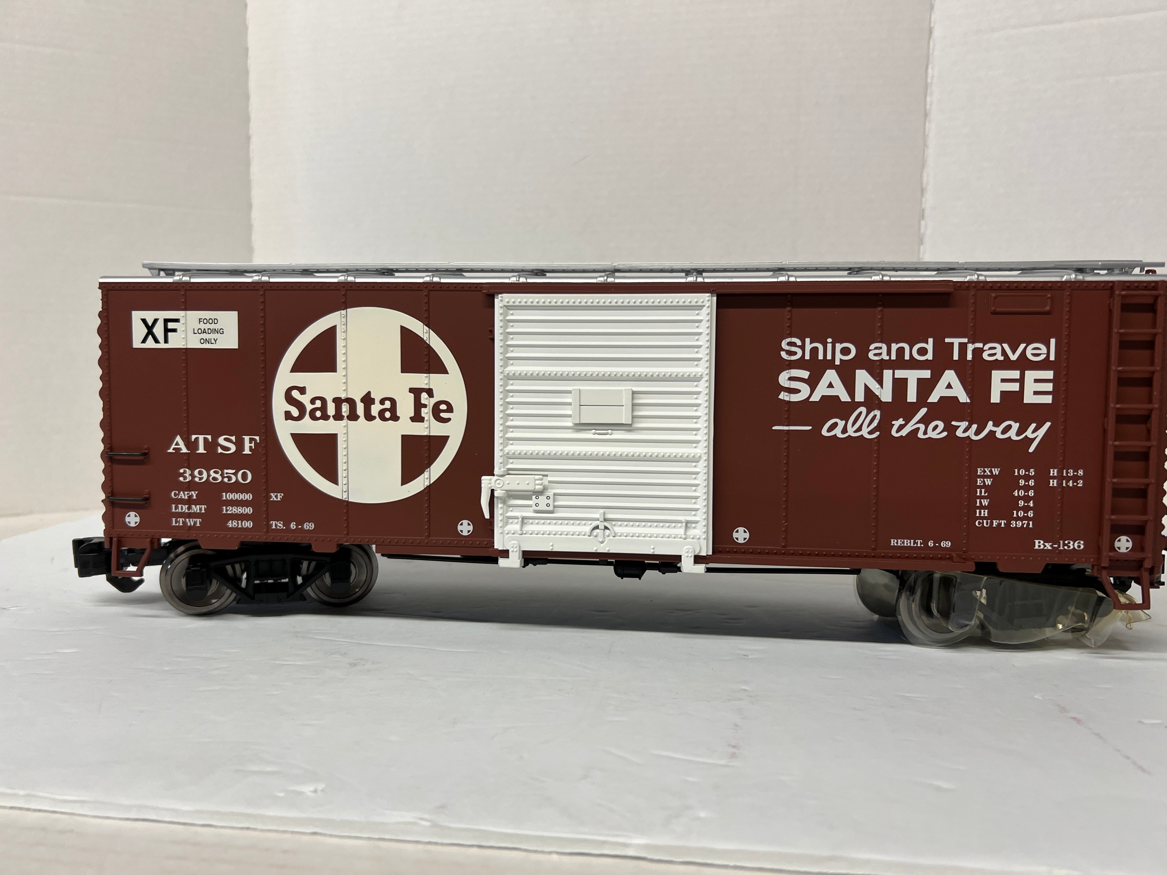 Aristo 46050 BoxCar-"ATSF Food Loading"-#39850-Second-hand-G1223