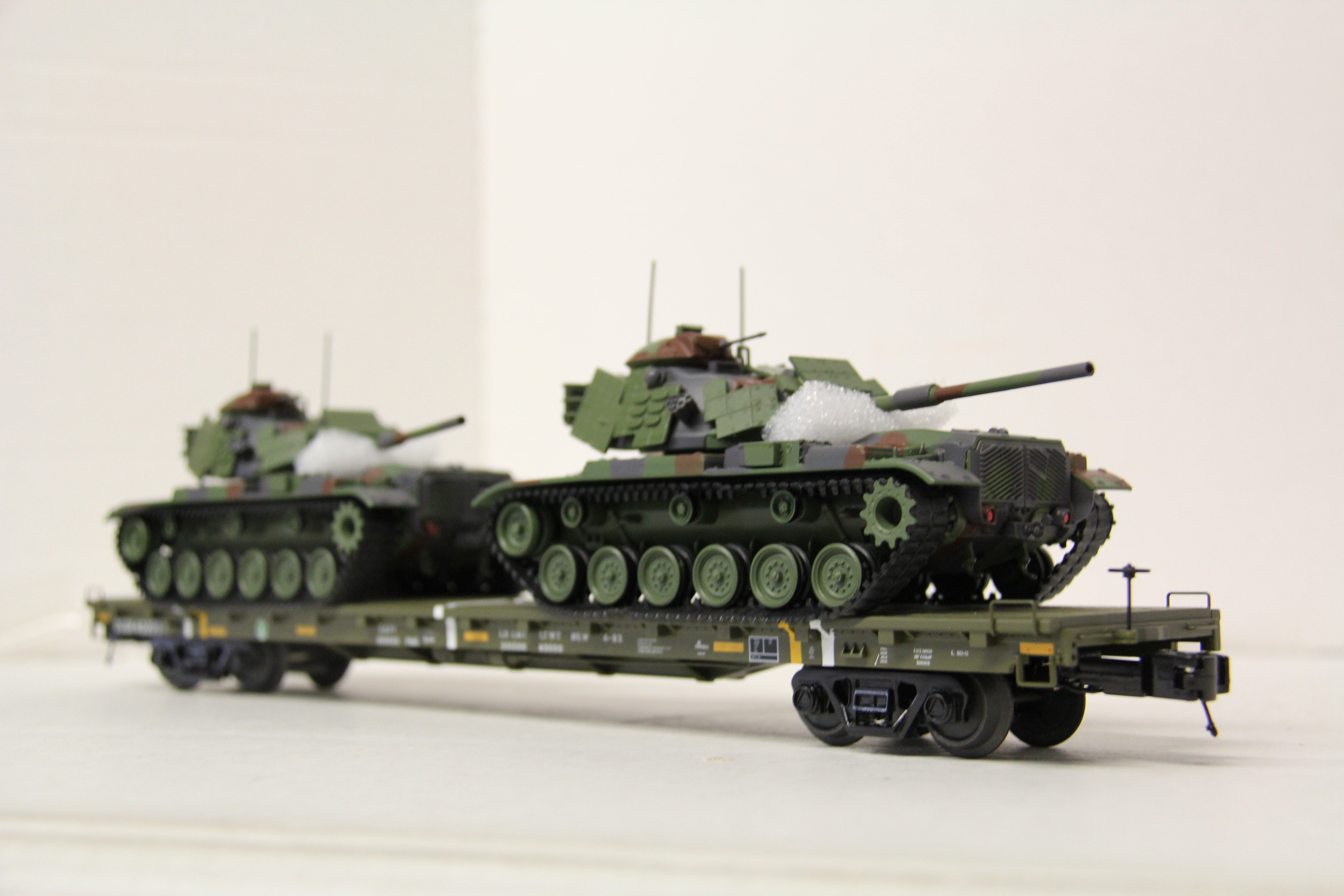 MTH 20-95469 US Army 60' w/ Flat Car w/ 2 M60 Tanks-Second hand-M6635