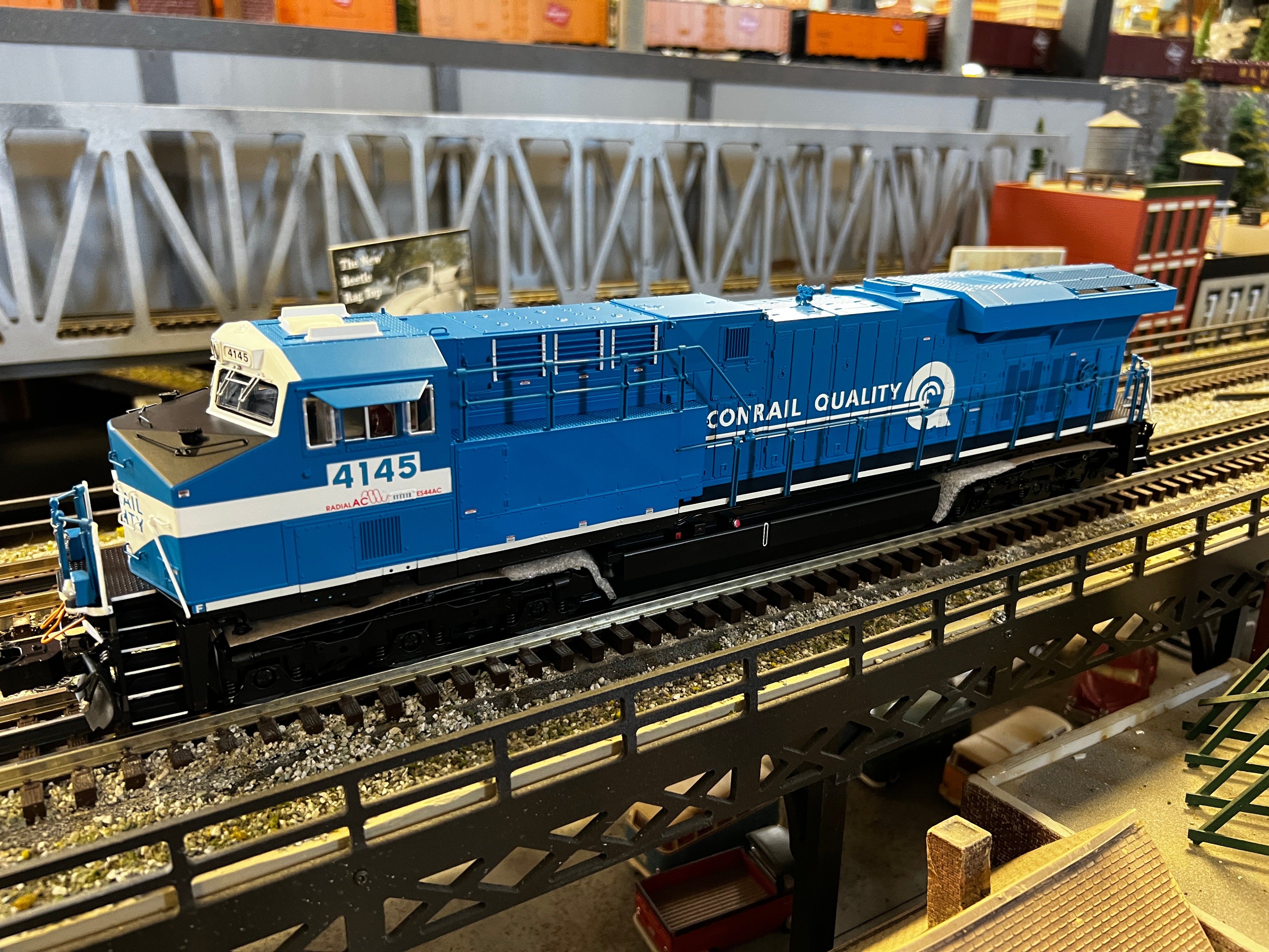 Lionel 2333461 - Legacy ES44AC Diesel Locomotive "Conrail" #4145