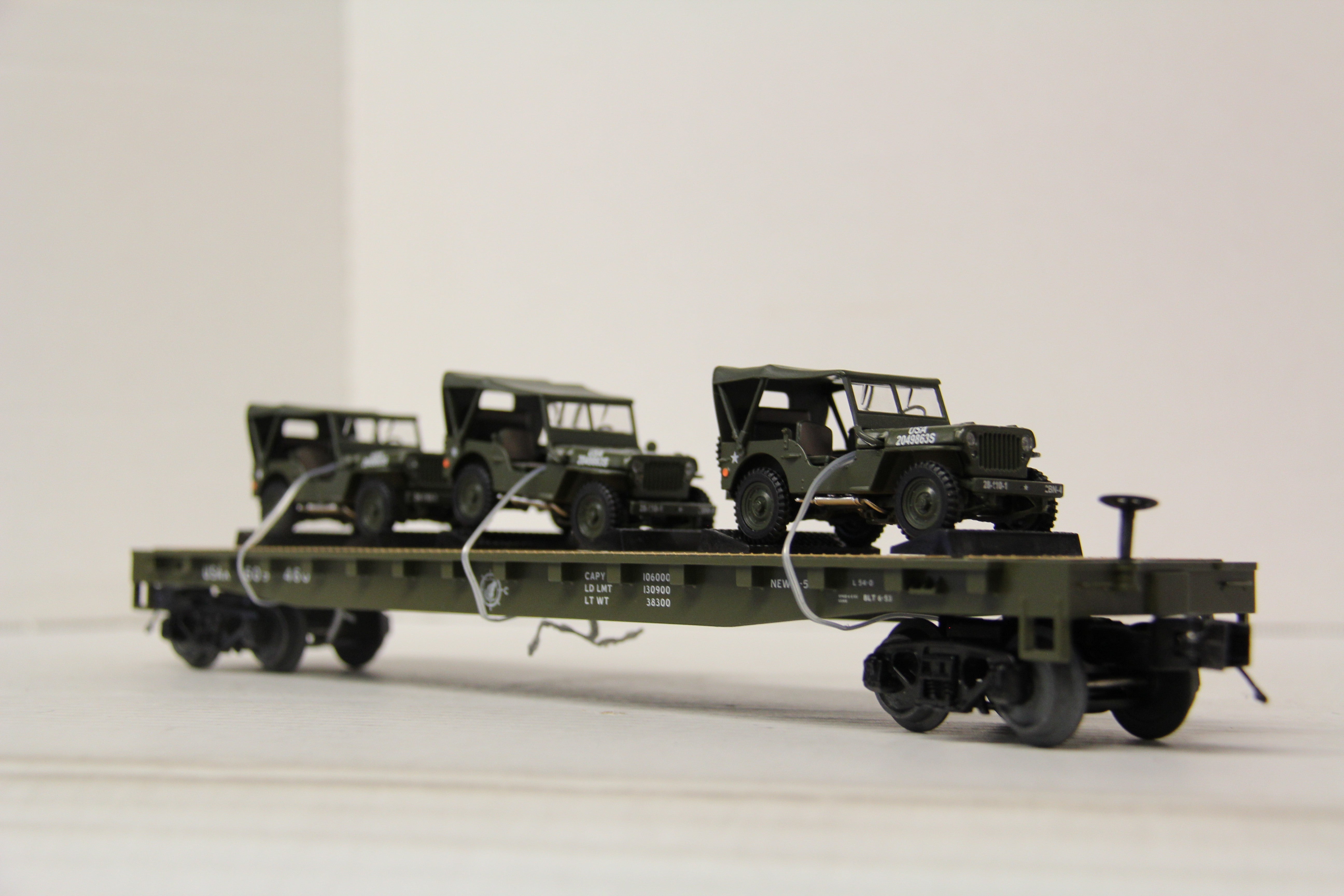 MTH 20-95425 US Army Flat Car w/ 3 Military Transport Vehicles-Second hand-M6636