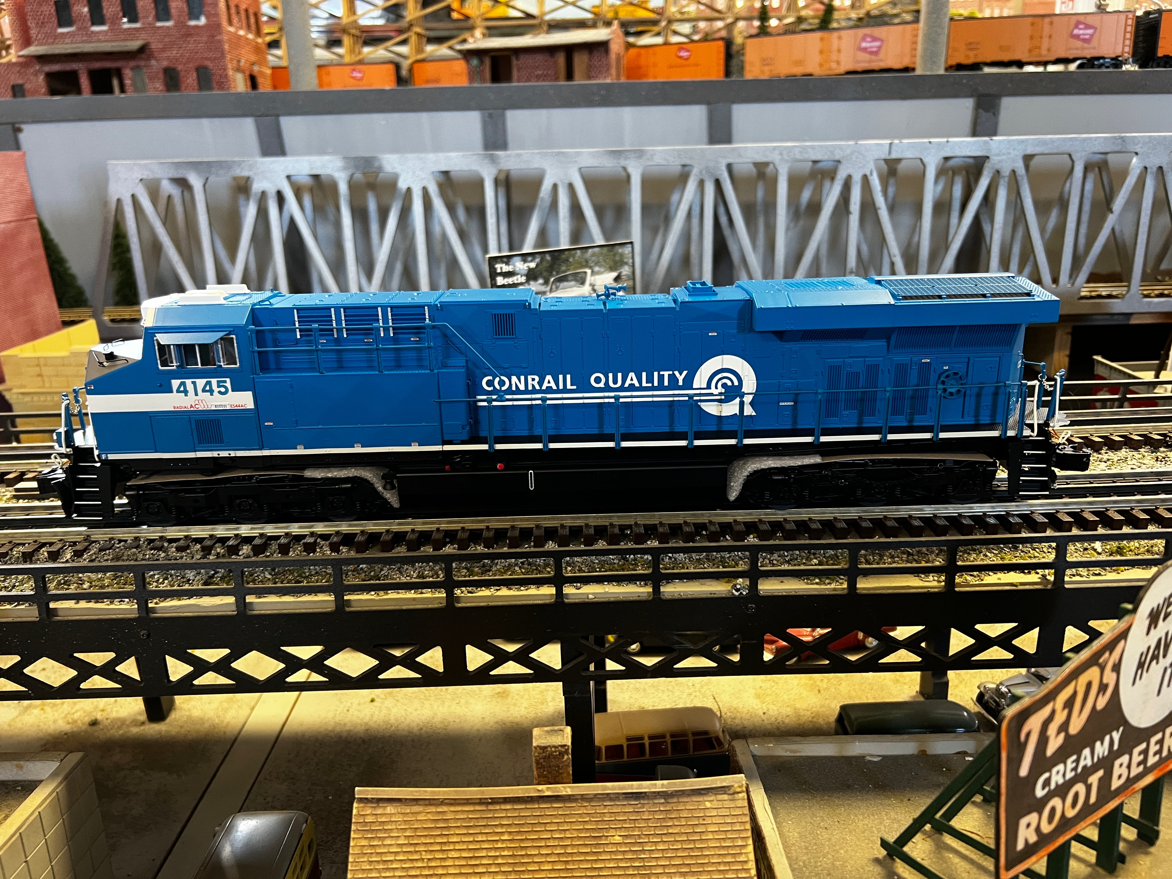 Lionel 2333461 - Legacy ES44AC Diesel Locomotive "Conrail" #4145