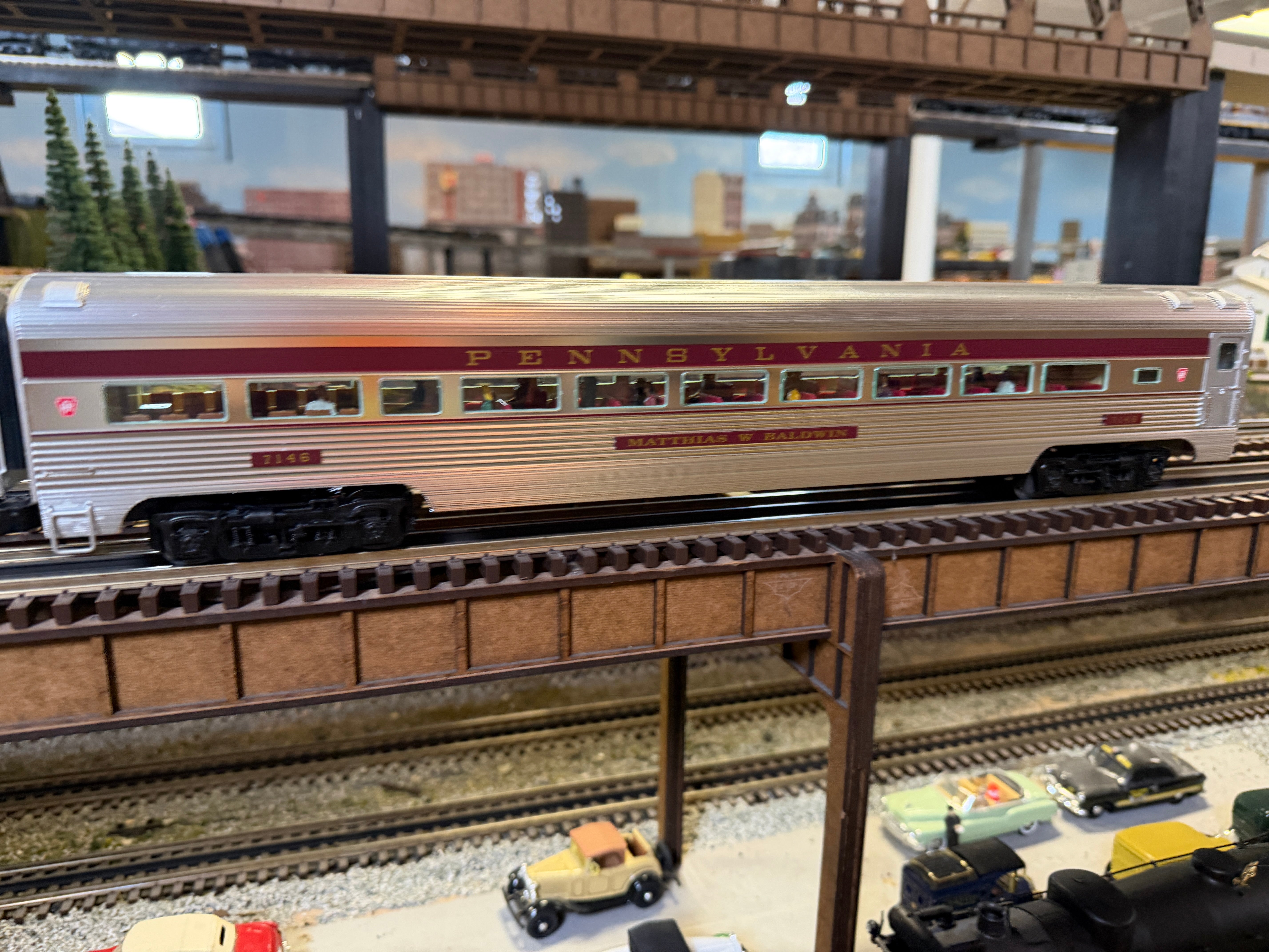 Lionel 2527380 - Vision Line 18" Aluminum Passenger Car Set "Pennsylvania" (2-Car) Senator