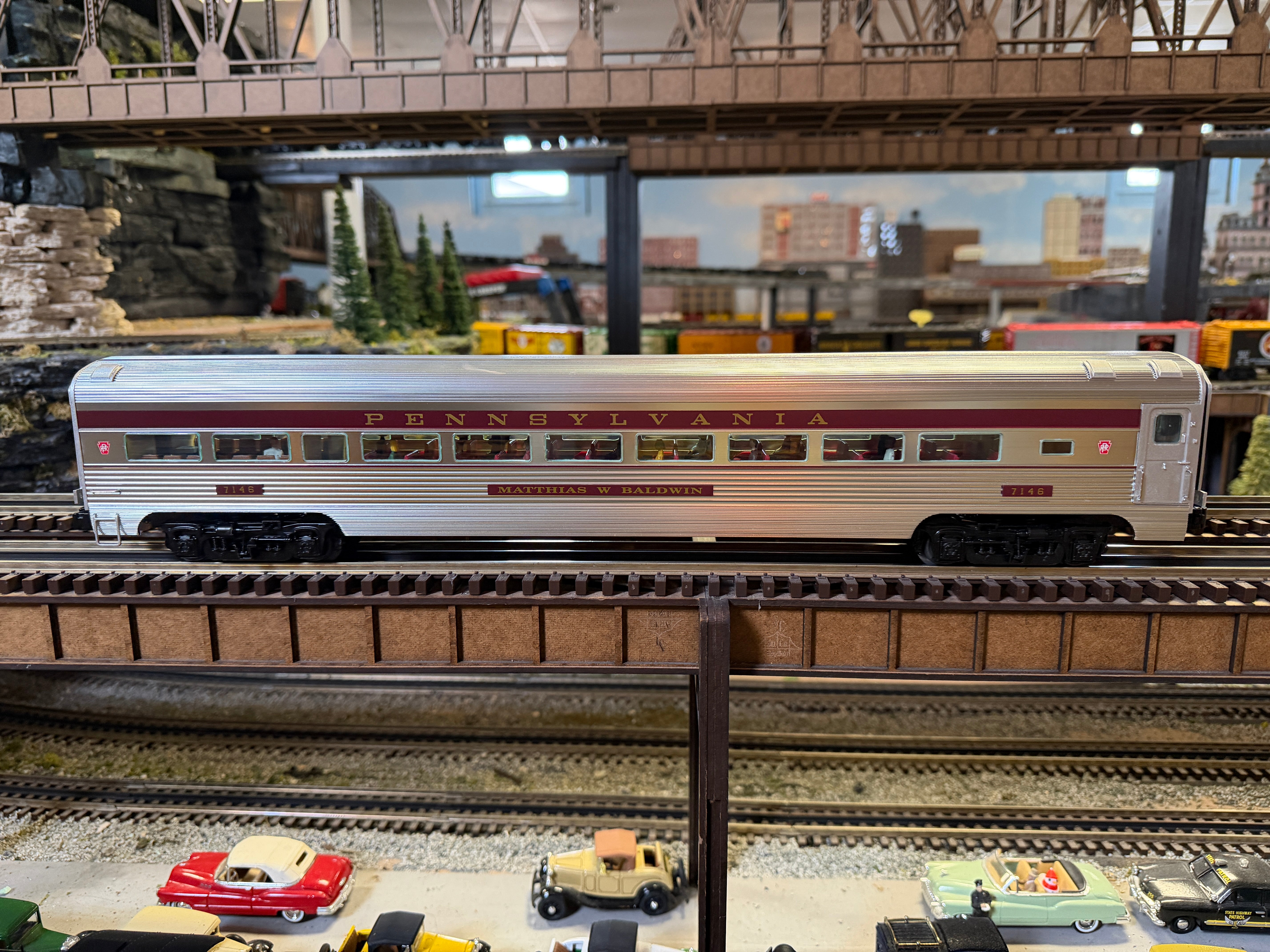 Lionel 2527380 - Vision Line 18" Aluminum Passenger Car Set "Pennsylvania" (2-Car) Senator