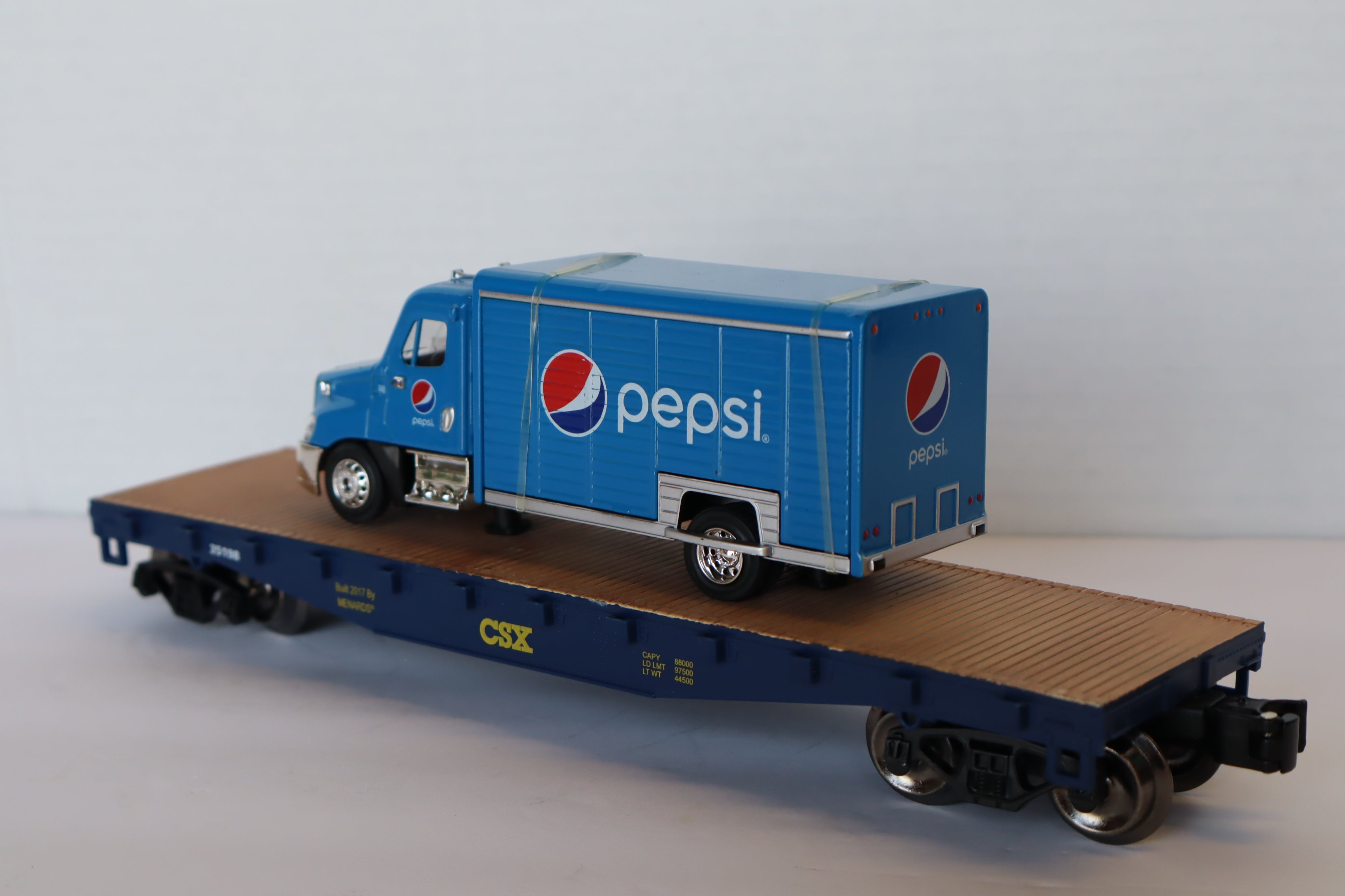 Menards 279-3443 CSX Medium Flatcar w/ Pepsi Truck-Second hand-M8107