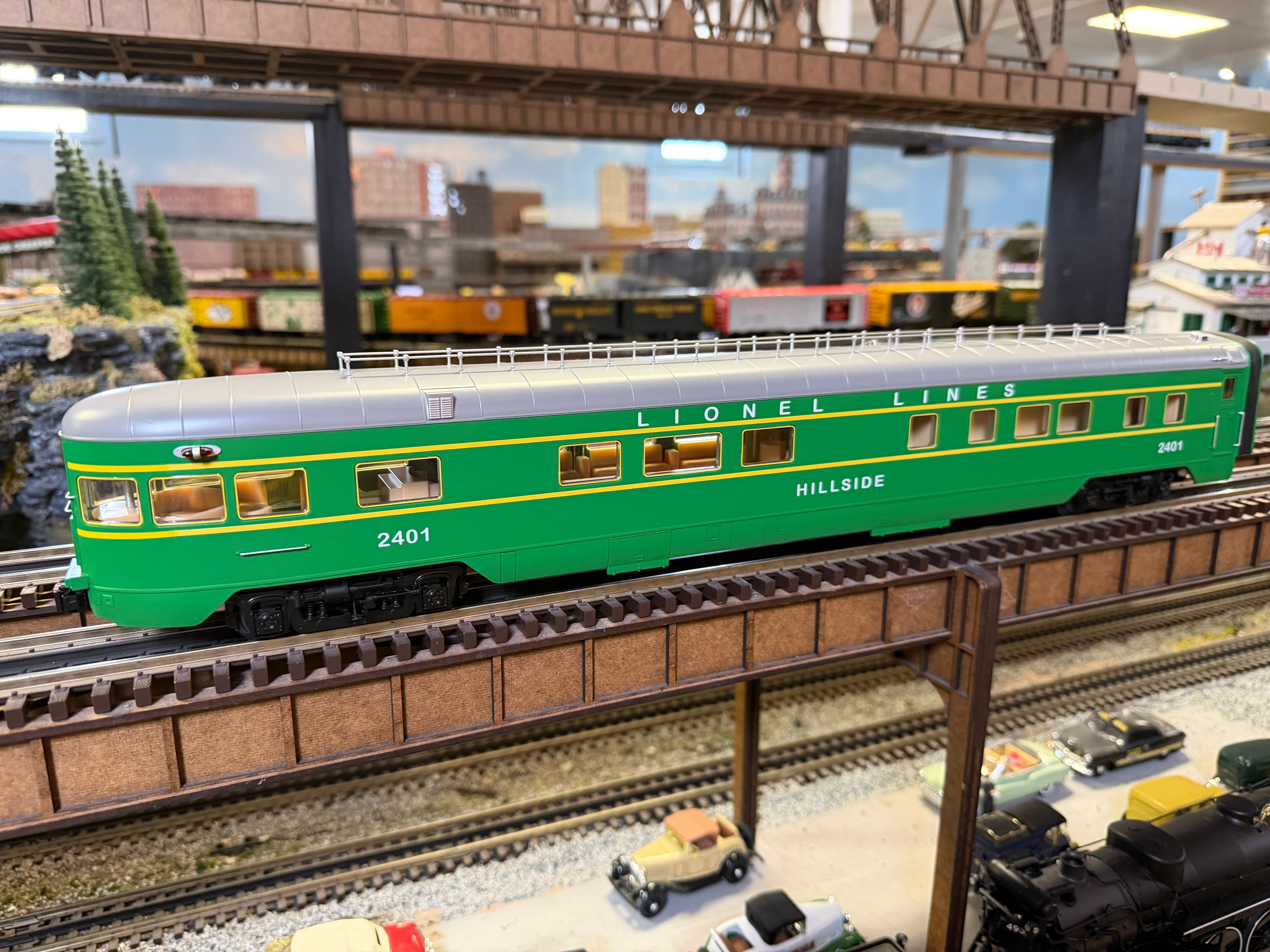 Lionel 2527630 - 21" Postwar Passenger Car Set "Lionel Lines" (4-Car) Green