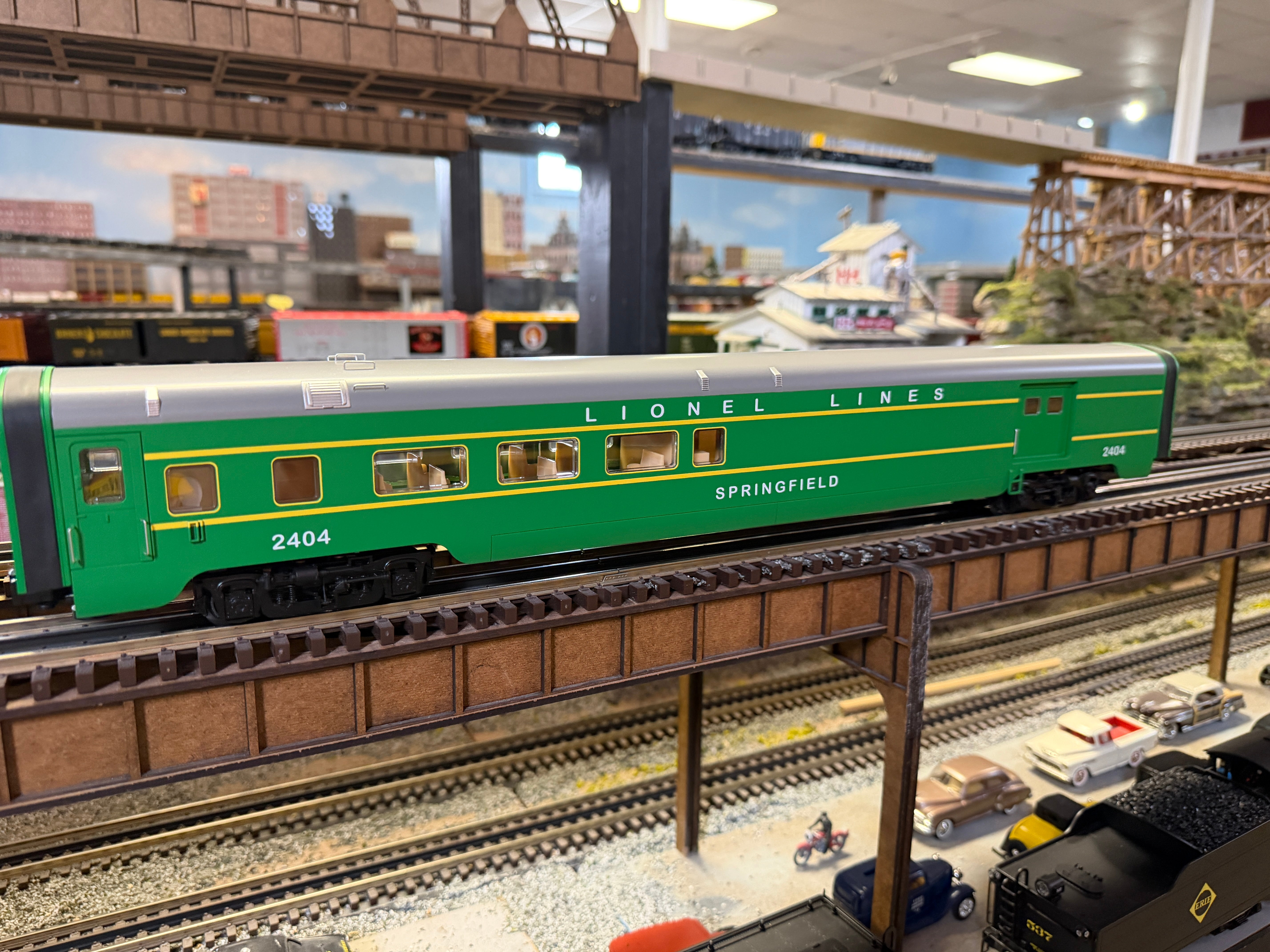 Lionel 2527630 - 21" Postwar Passenger Car Set "Lionel Lines" (4-Car) Green