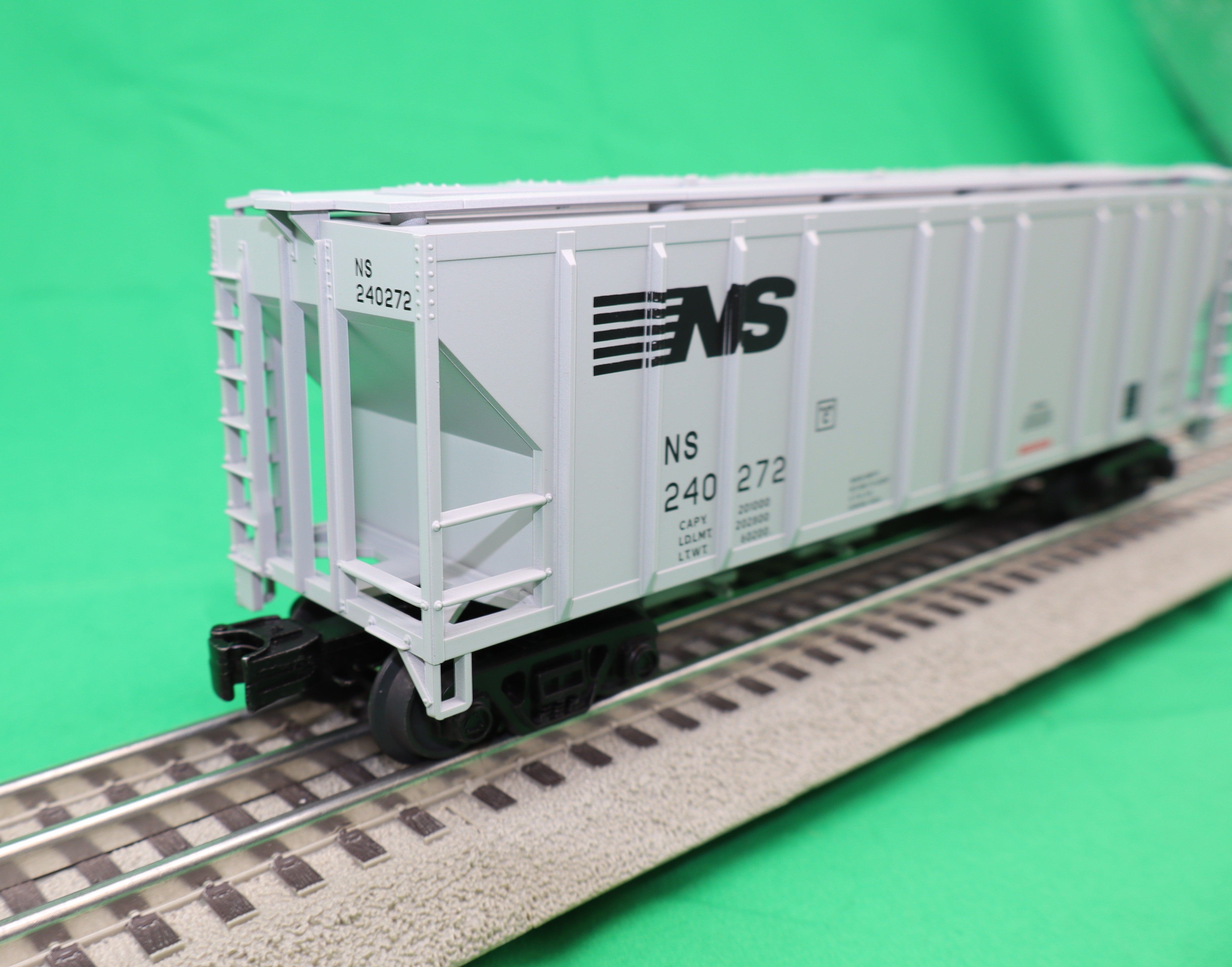 MTH 30-75772 - Ps-2 Discharge Hopper Car "Norfolk Southern" #240272