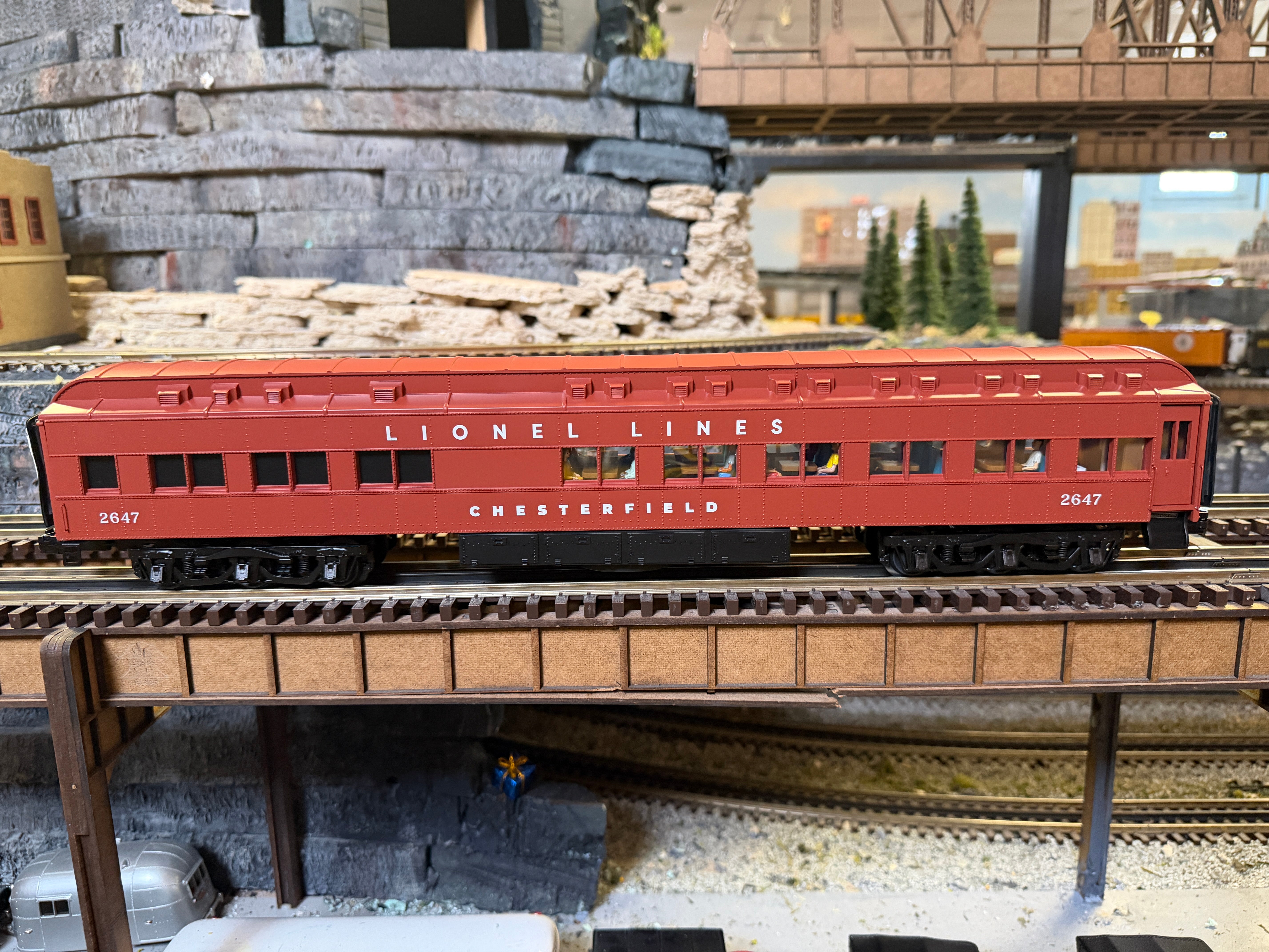 Lionel 2527280 - Vision Line StationSounds Diner Car "Lionel Lines" #2647 Chesterfield