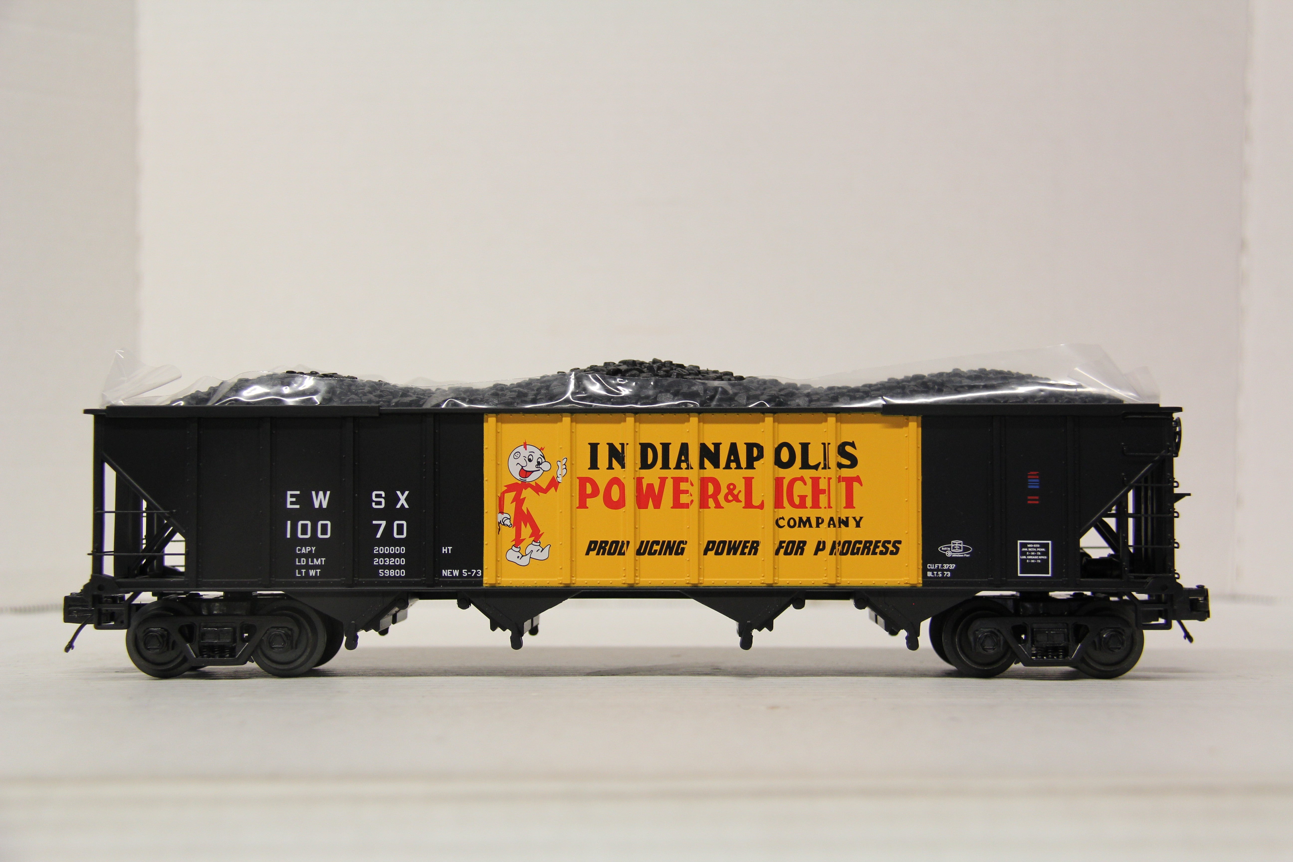 MTH 20-97886 Indianapolis Power & Light 4 Bay Hopper Car w/ Coal Load-Second hand-M6640