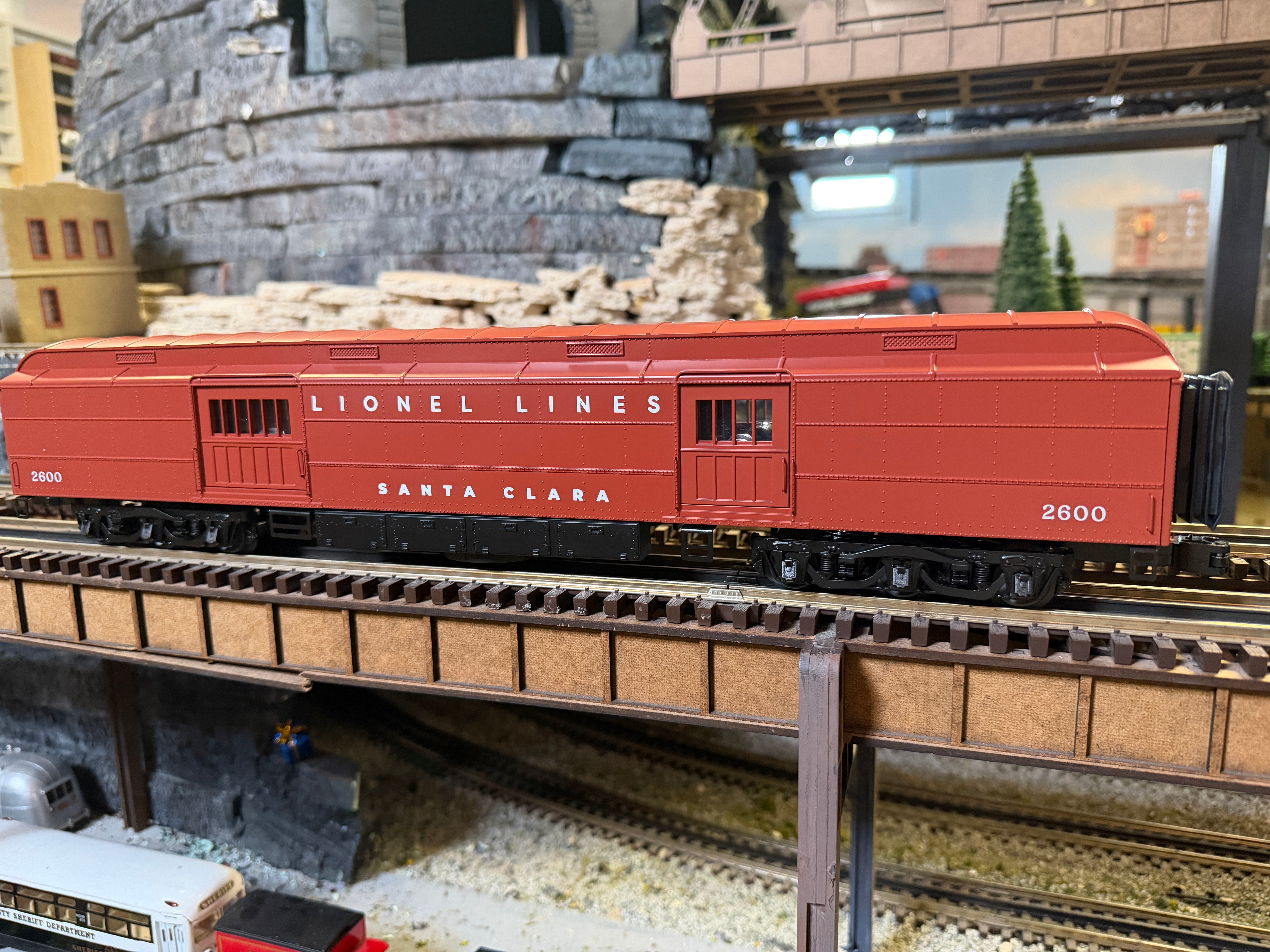 Lionel 2527270 - Vision Line Baggage Car "Lionel Lines" #2600 Santa Clara