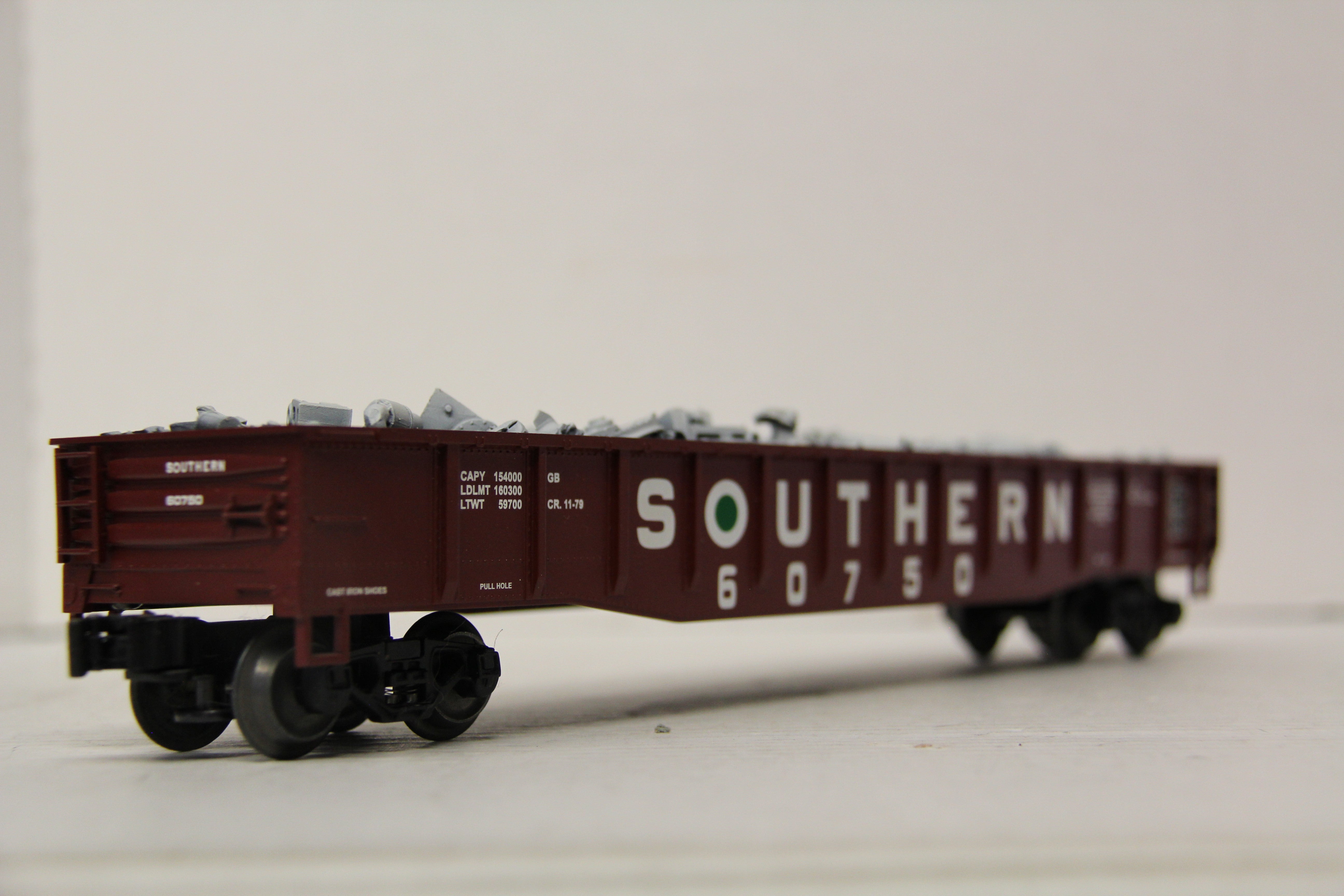 MTH 20-98004 Southern Gondola w/ Junk Load-Second hand-M6643