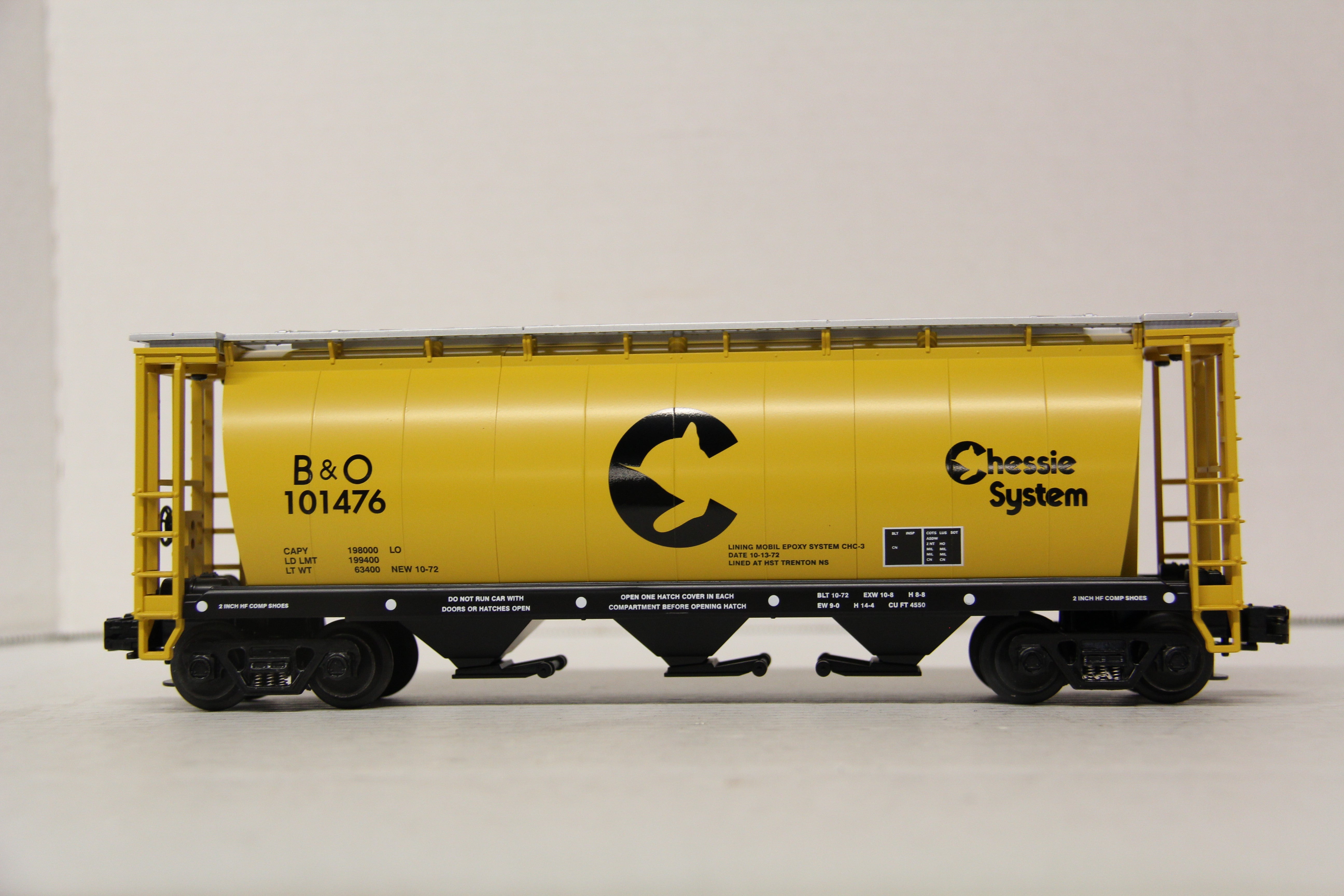 MTH 20-97405 Chessie 3 Bay Cylindrical Hopper Car-Second hand-M6645