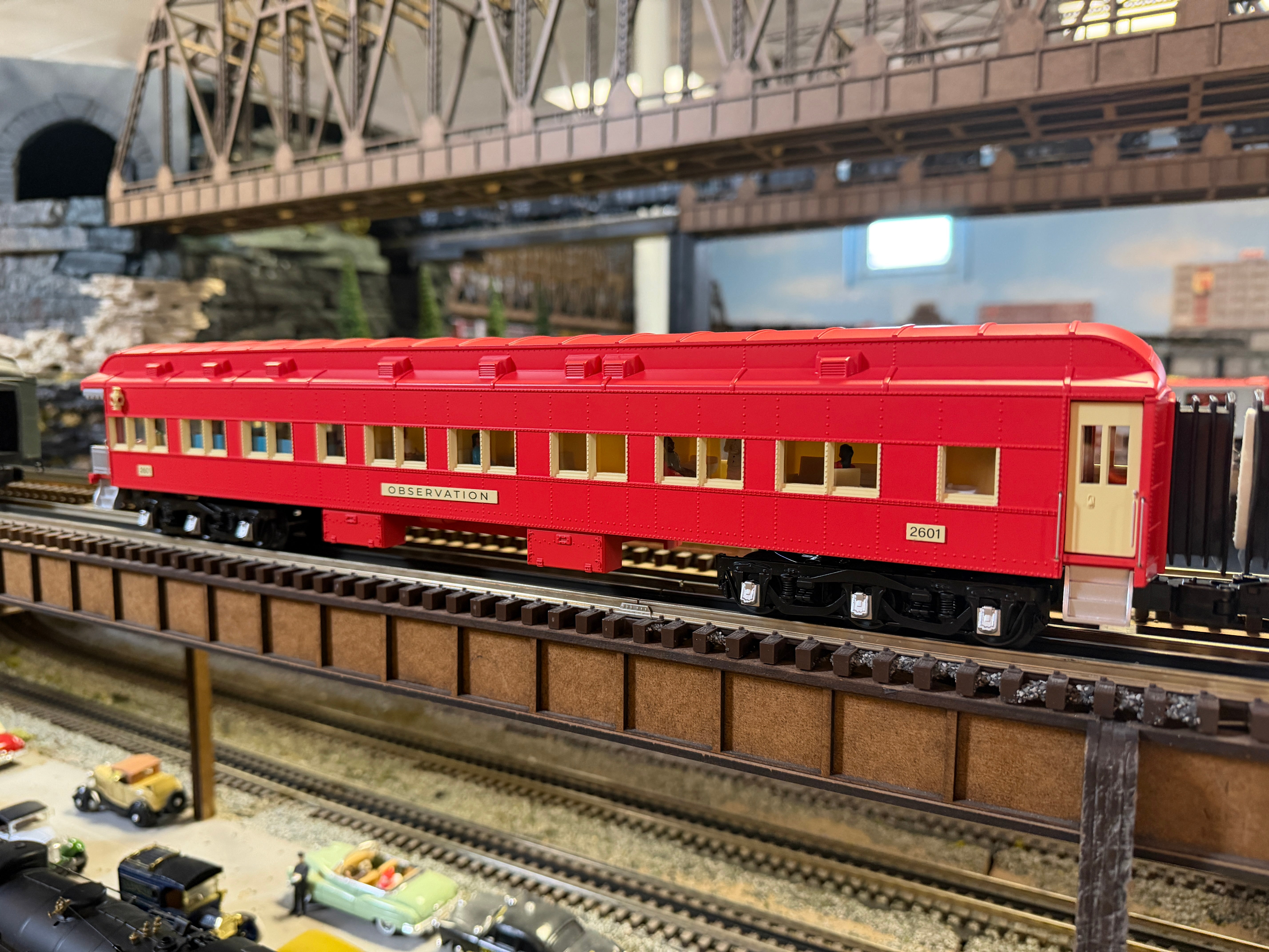 Lionel 2527650 - 18" Prewar Inspired Passenger Car Set "Lionel Lines" (4-Car) Red