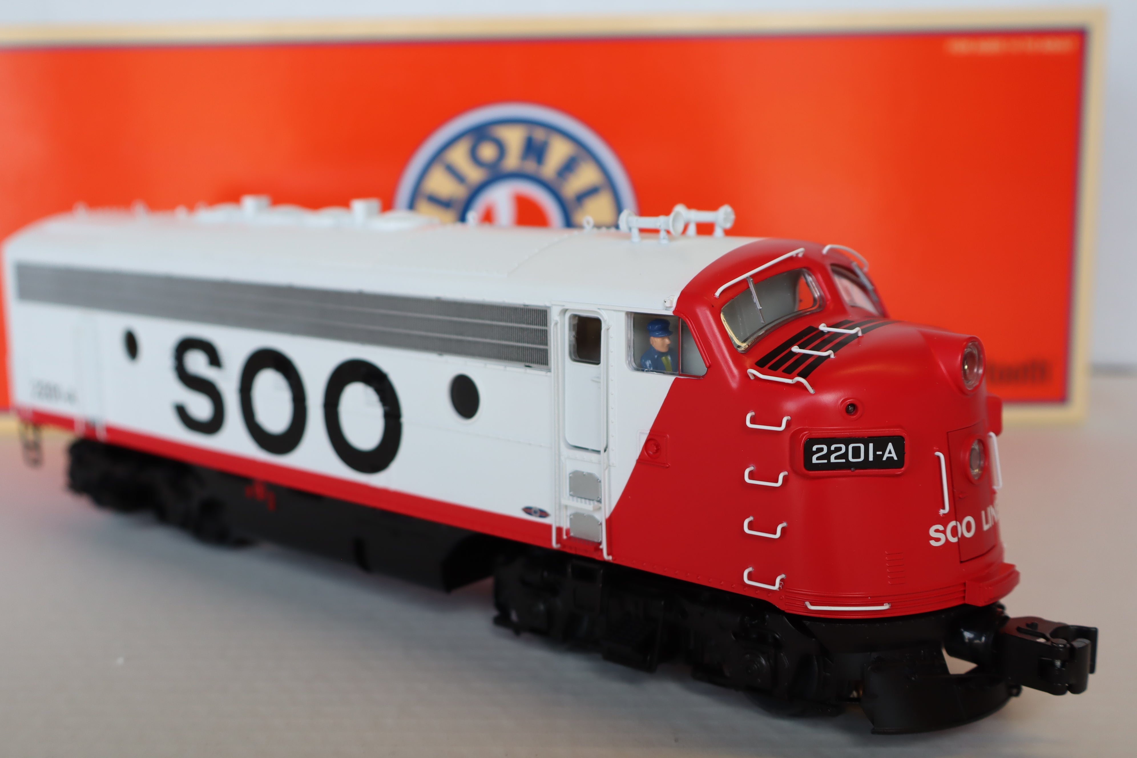 Lionel 2233830 Soo Line Legacy F7 AA & 2233839 Soo Line Legacy SuperBass F7B #2202C-Second hand-M7832