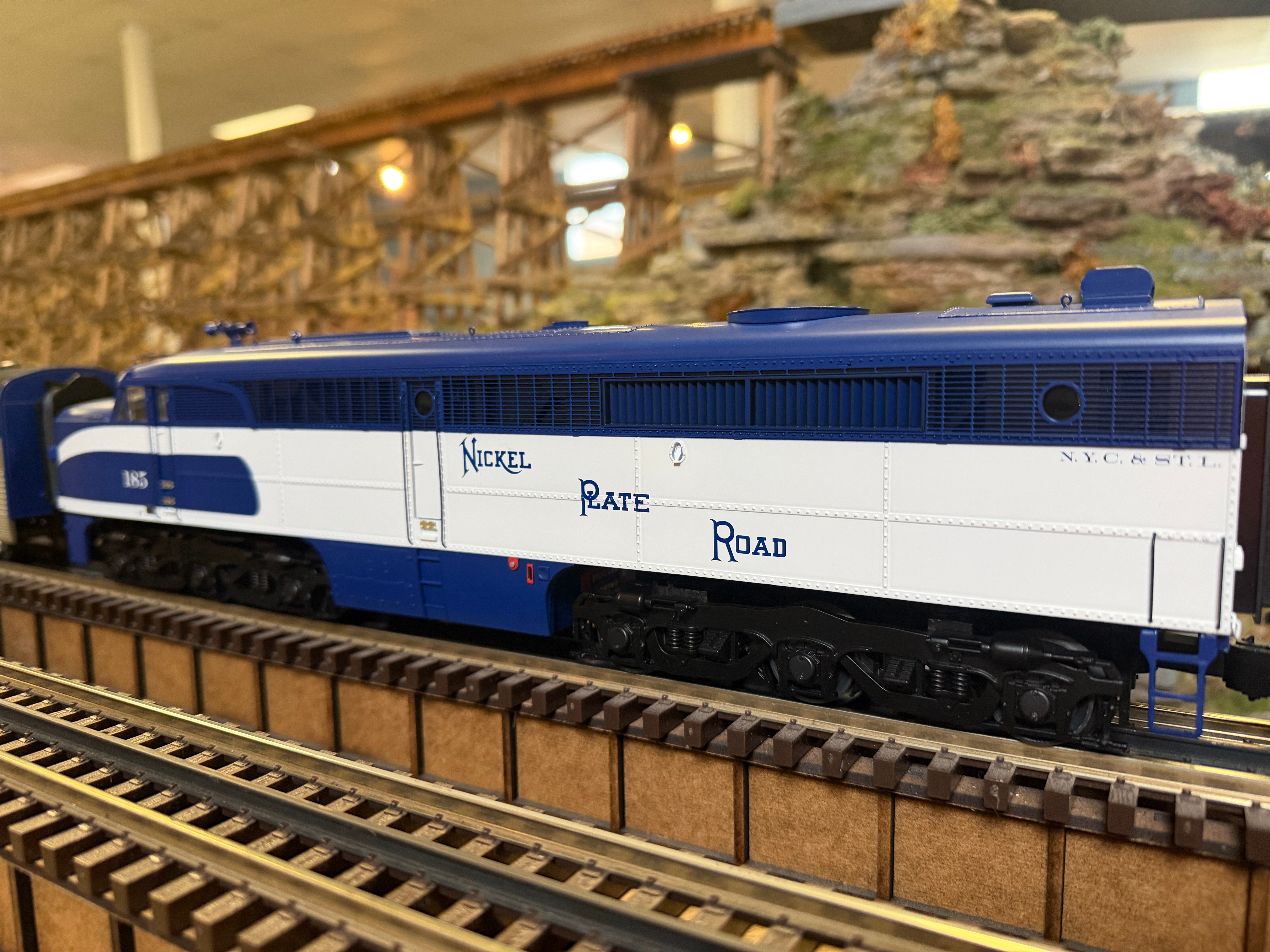 Lionel Legacy Diesel ABA & 7 Passenger Car Bundle "Nickel Plate Road" #184/185/184B