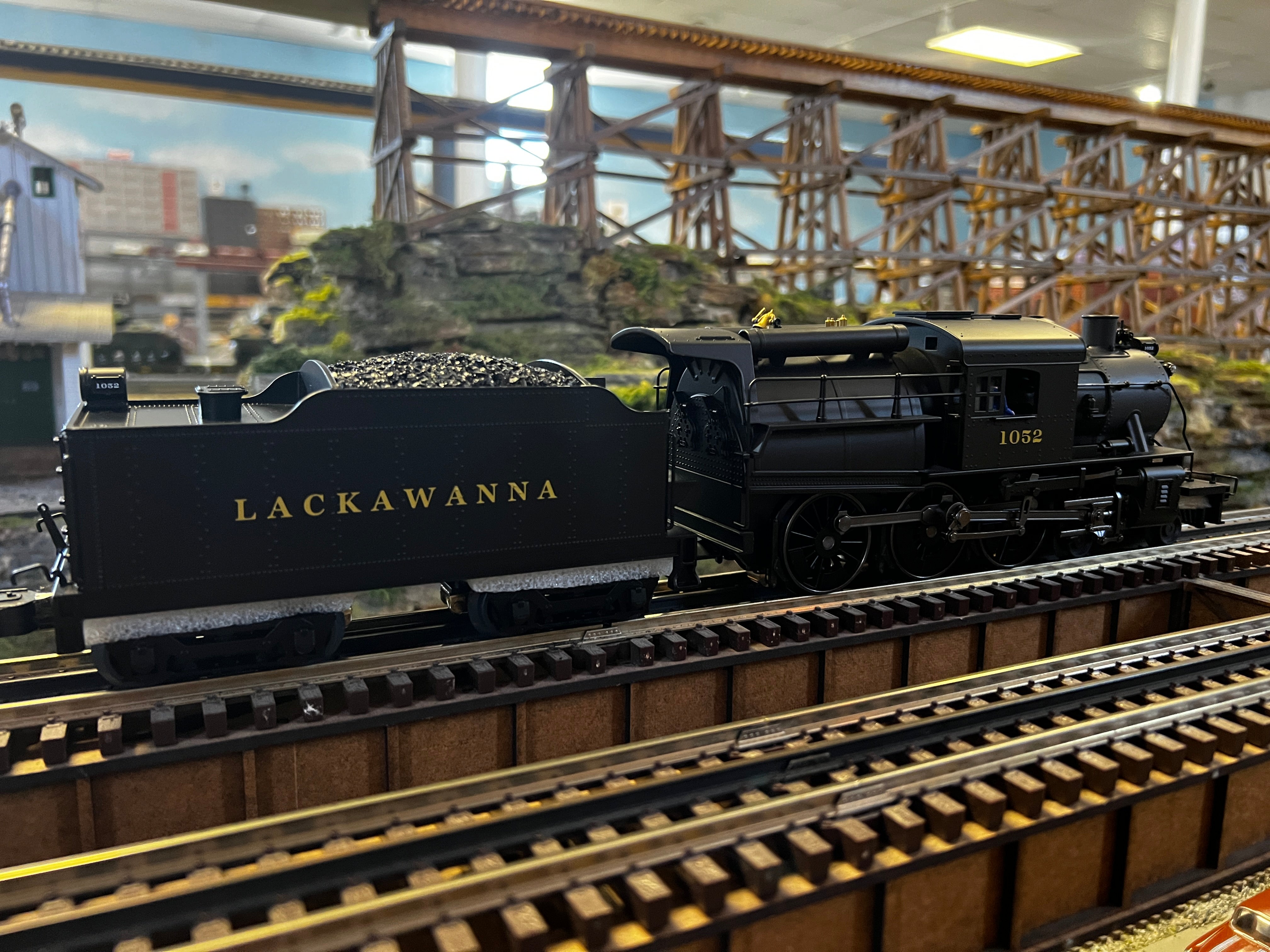 Lionel 2331550 - Legacy Camelback Steam Locomotive "Delaware, Lackawanna & Western" #1052