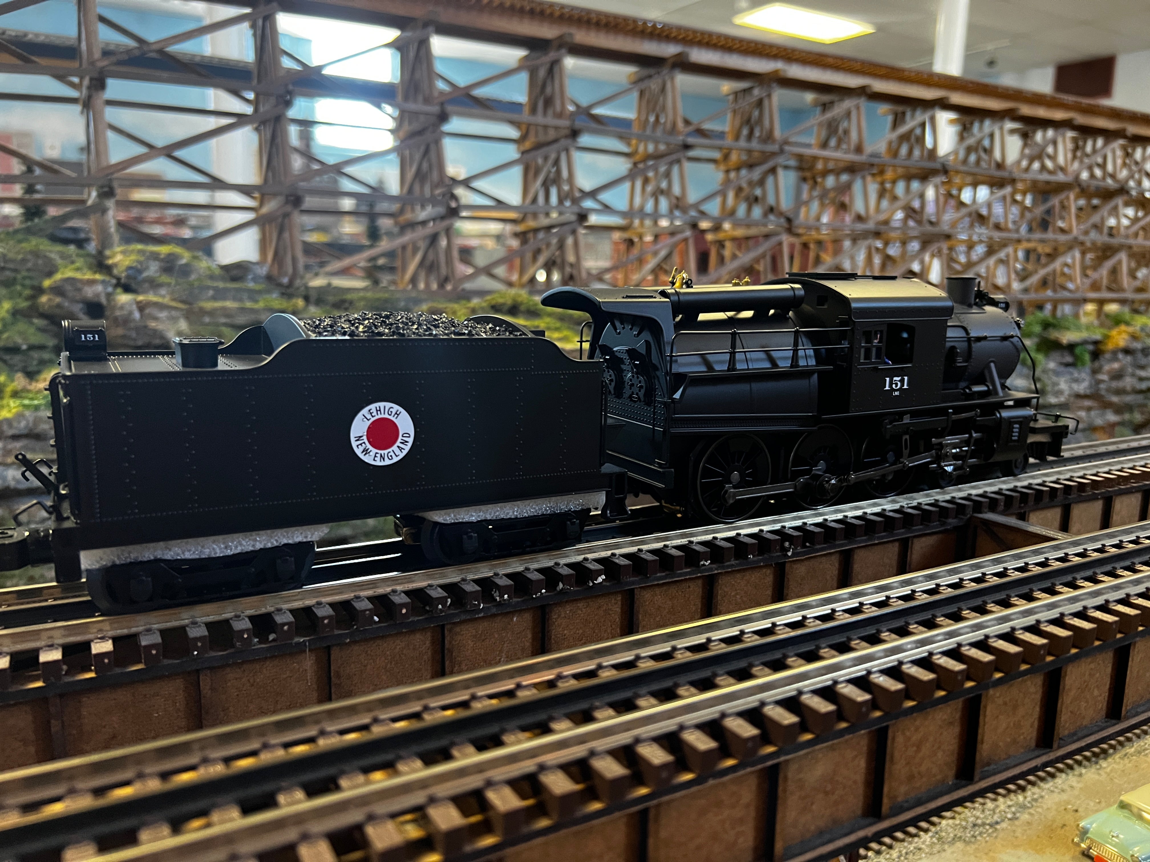 Lionel 2331570 - Legacy Camelback Steam Locomotive "Lehigh & New England" #151