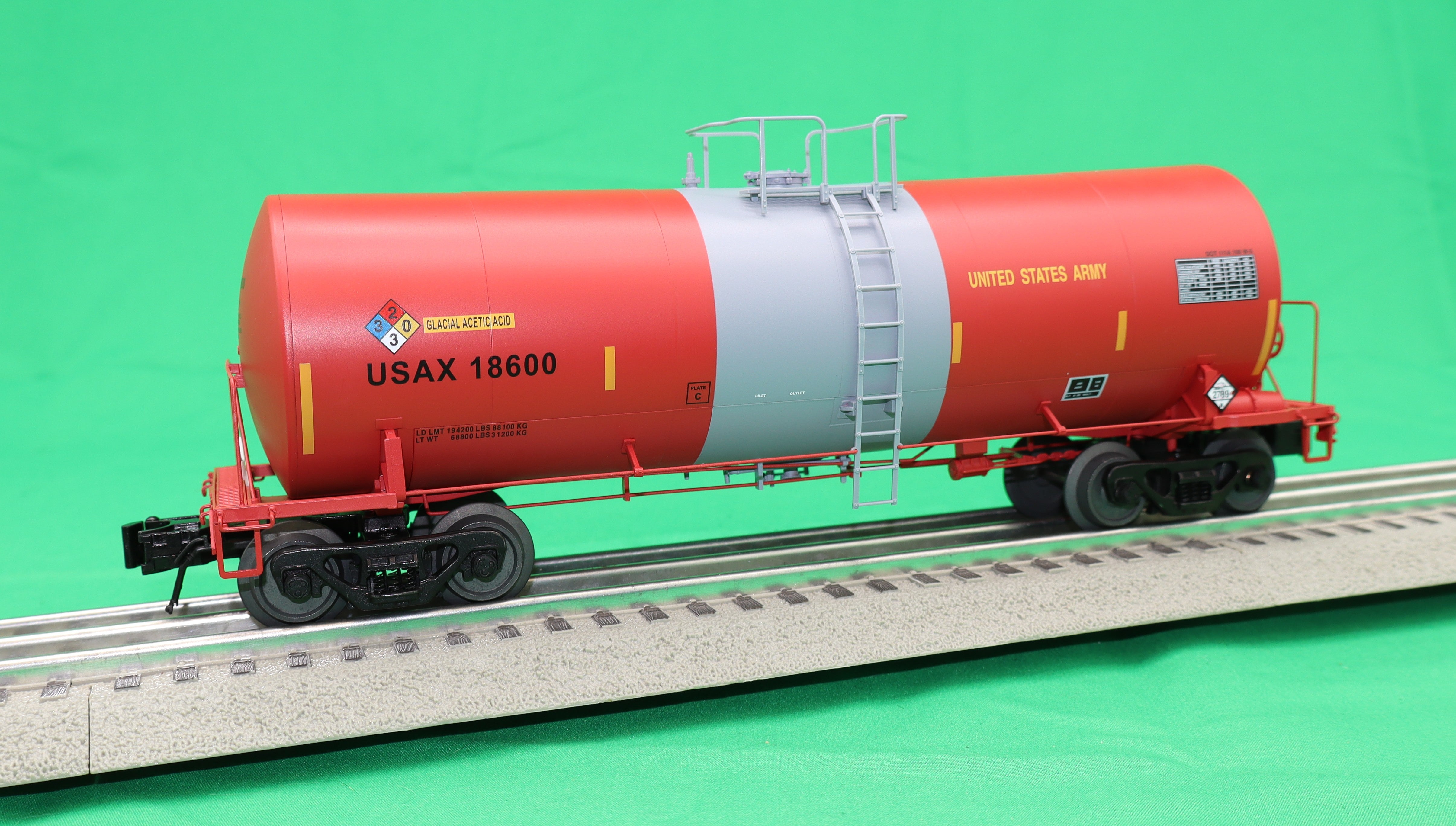 Atlas O 3001456 - Master - Trinity 17,600 Gallon Corn Syrup Tank Car "U.S. Army" - MrMuffin'sTrains