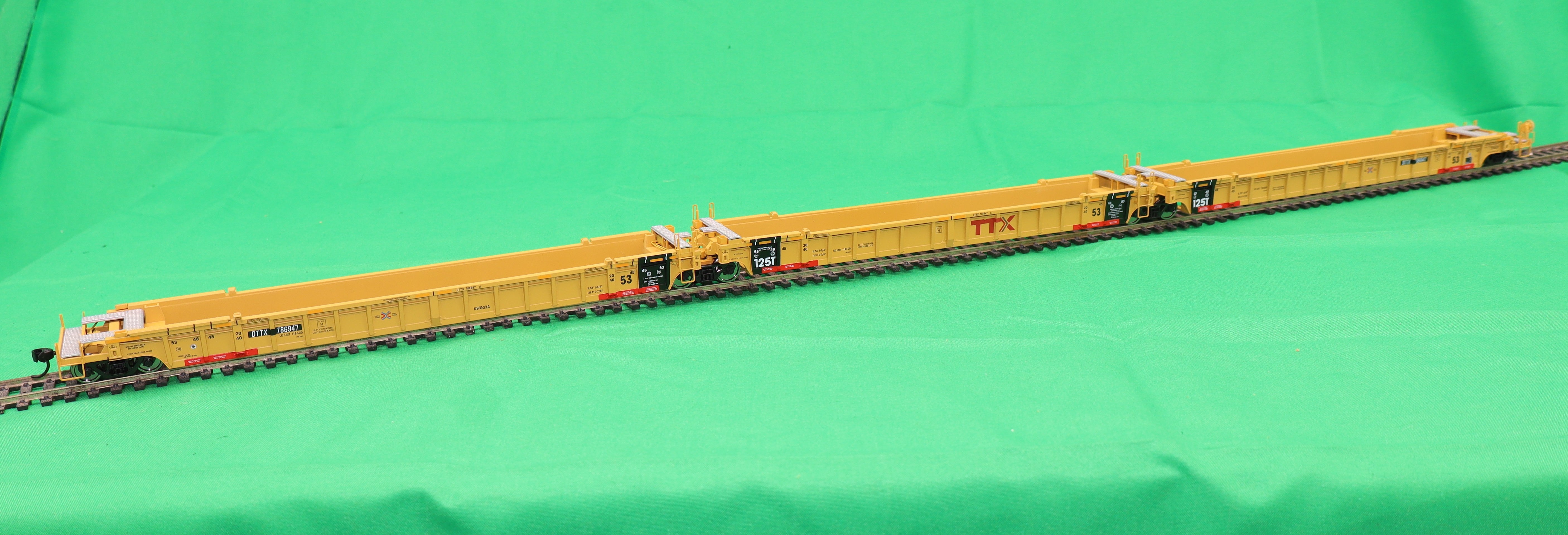 Walthers HO 910-55829 - Mainline - NSC Articulated 3-Unit 53' Well Car "TTX" #786942