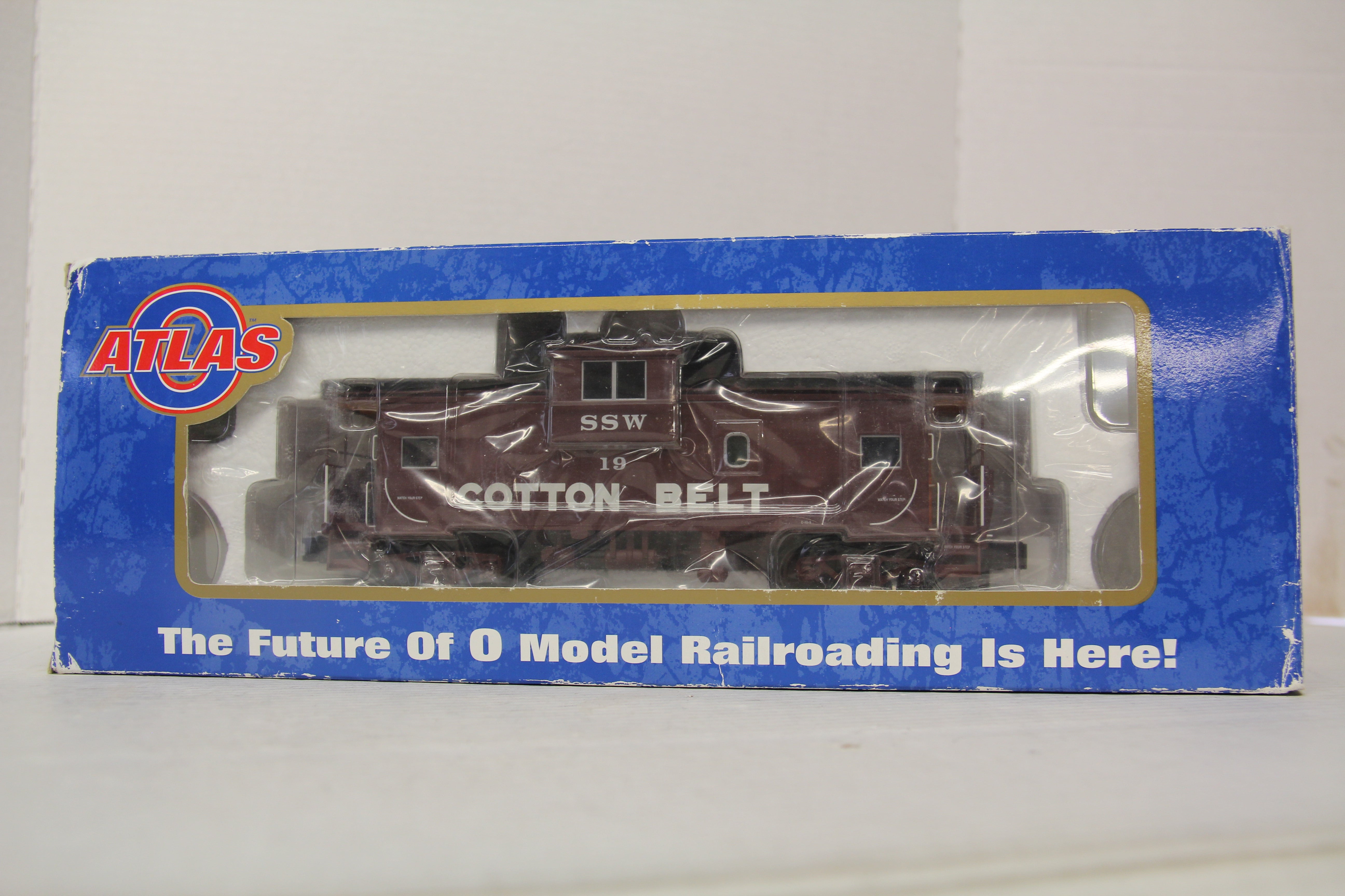 Atlas #6609-1 Cotton Belt #19 Extended Vision Caboose-Second hand-M6654