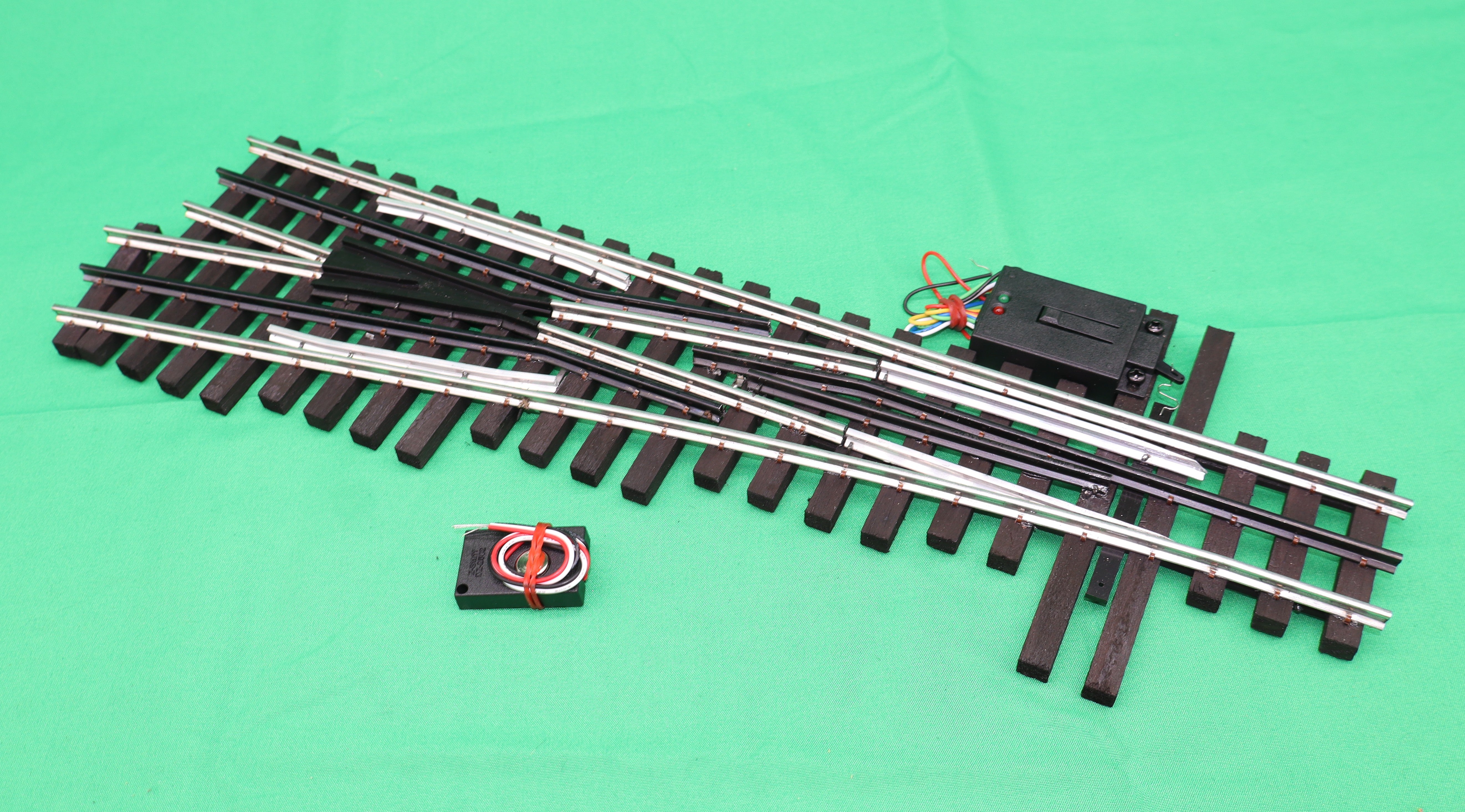 Ross Custom Switches #101M25 - Super Line - Regular 11 Degree Track (Left-Hand) w/ Dz2500