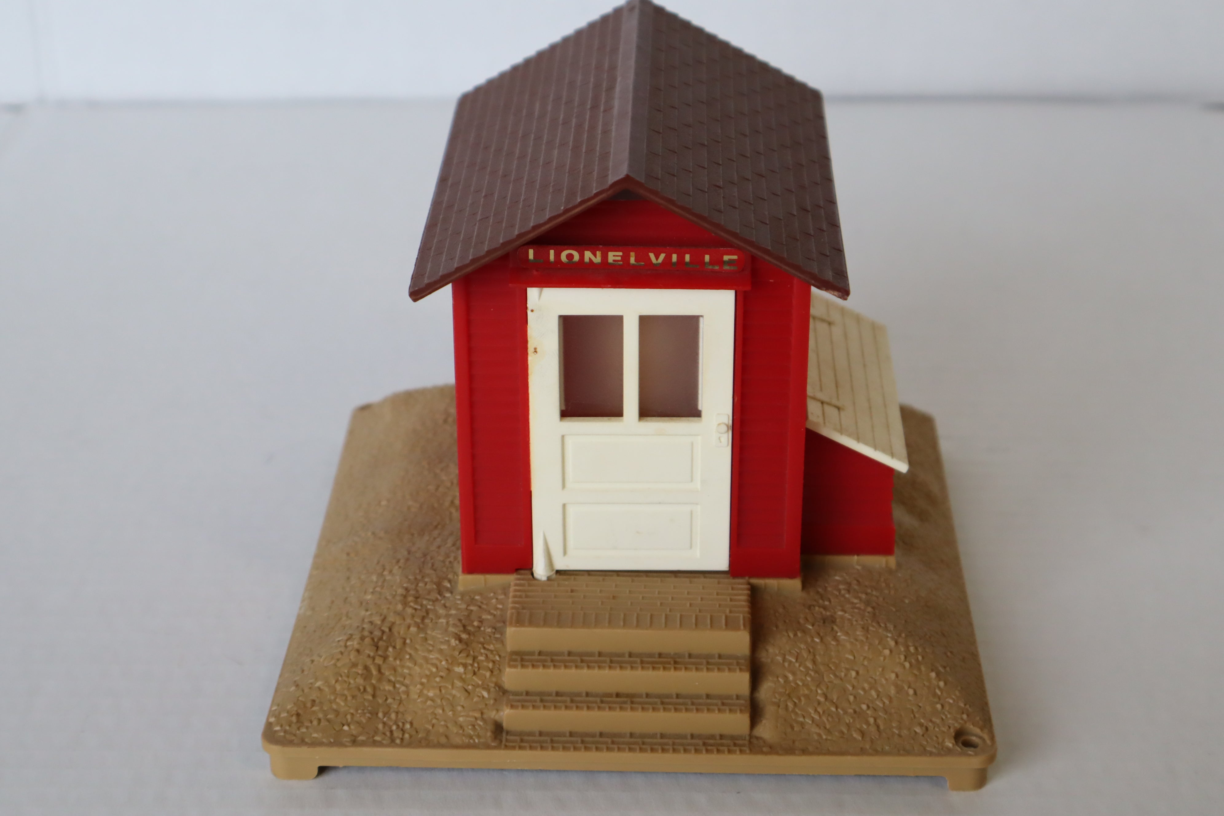 Lionel 6-2127 Lionelville Assembled Battery Operated Diesel Horn Shed-Second hand-M8118