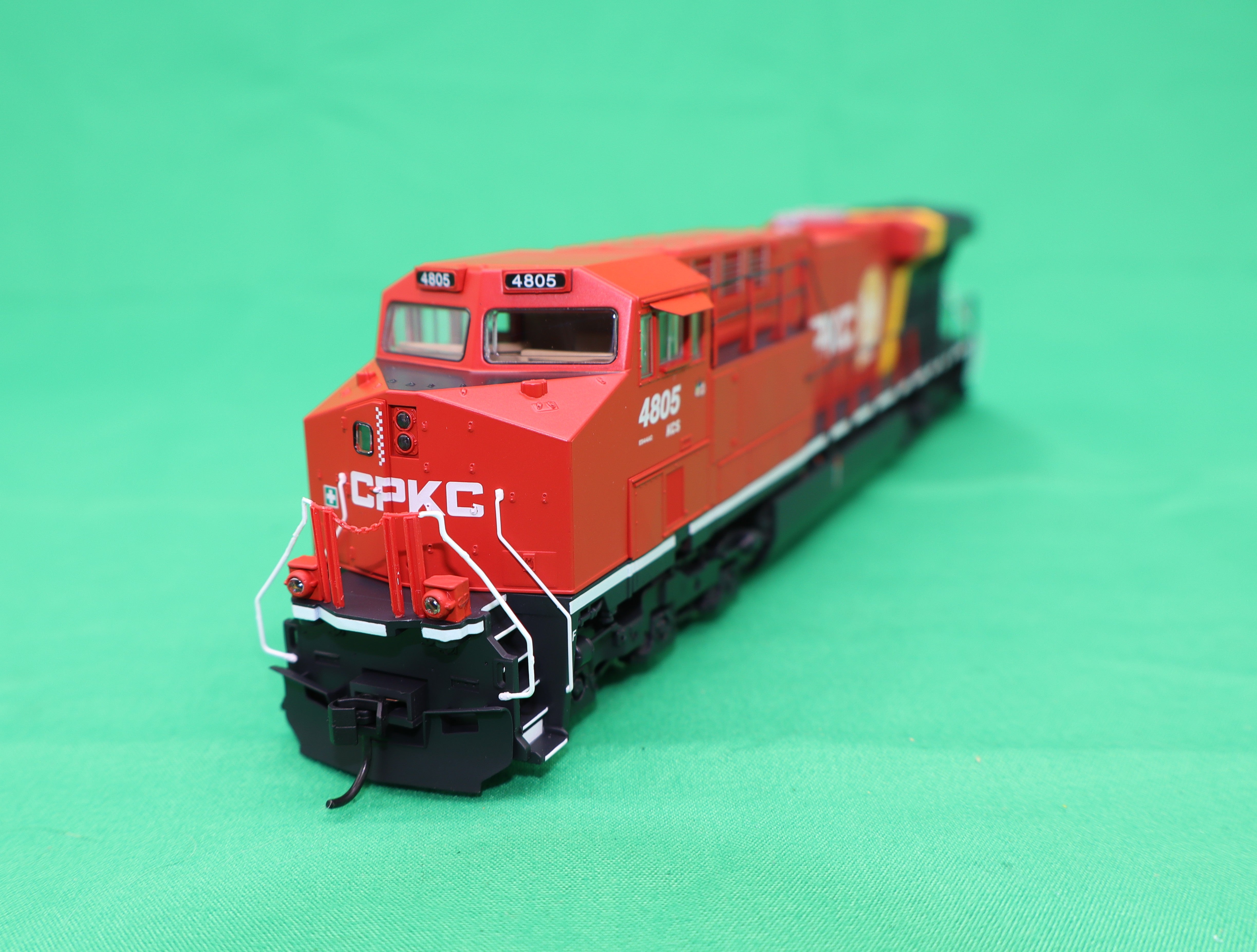 Walthers HO 910-20229 - Mainline - GE ES44AC Evolution Series GEVO Diesel Engine "Kansas City Southern" #4805 (Canadian Pacific Kansas City Ltd.) DCC w/ ESU Sound