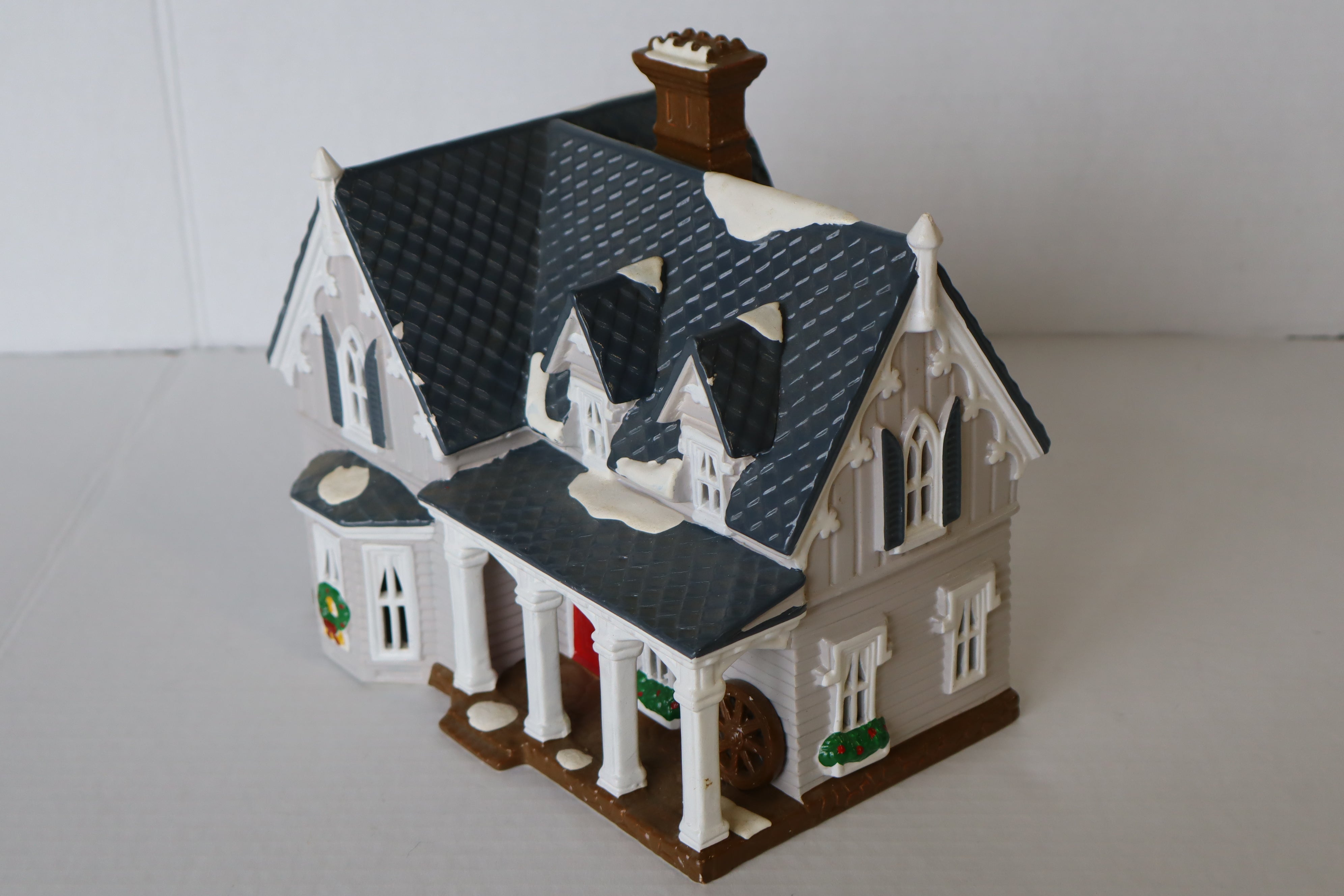 Department 56 Snow Village Vintage "Gothic Farmhouse-Second hand-M8119
