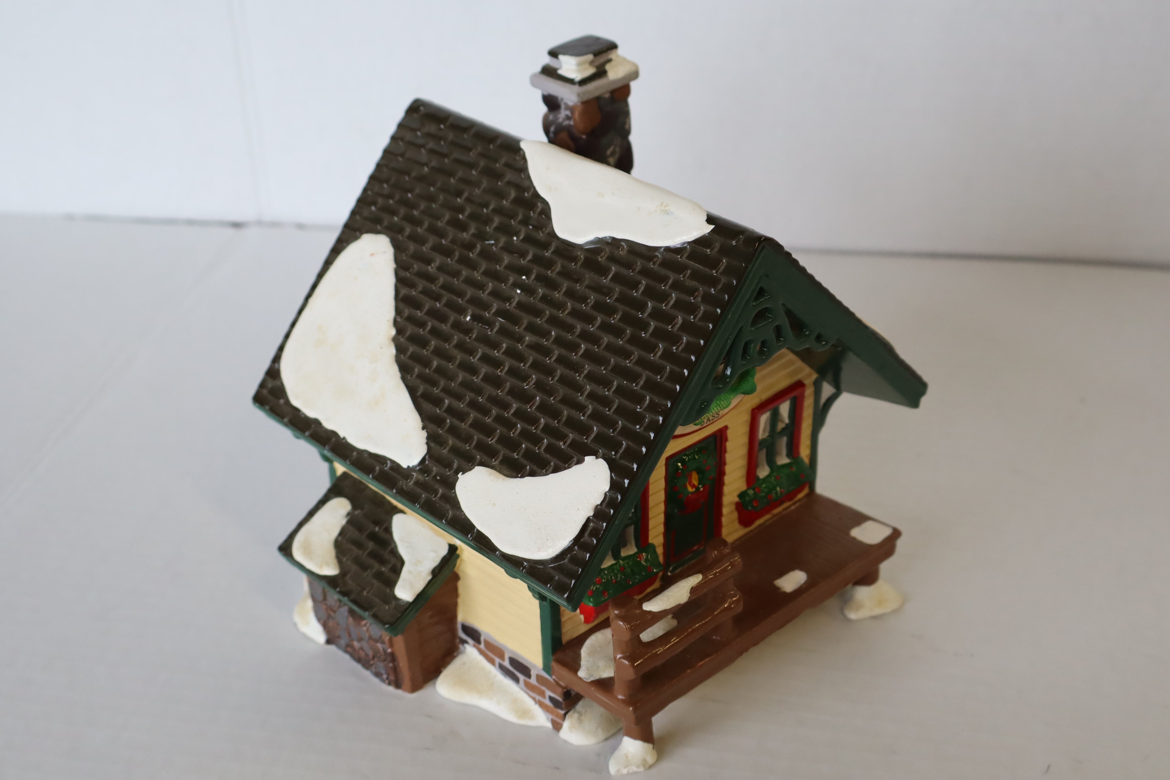 Department 56 Snow Village Vintage Fisherman's Nook Bass Cabin-Second hand-M8121