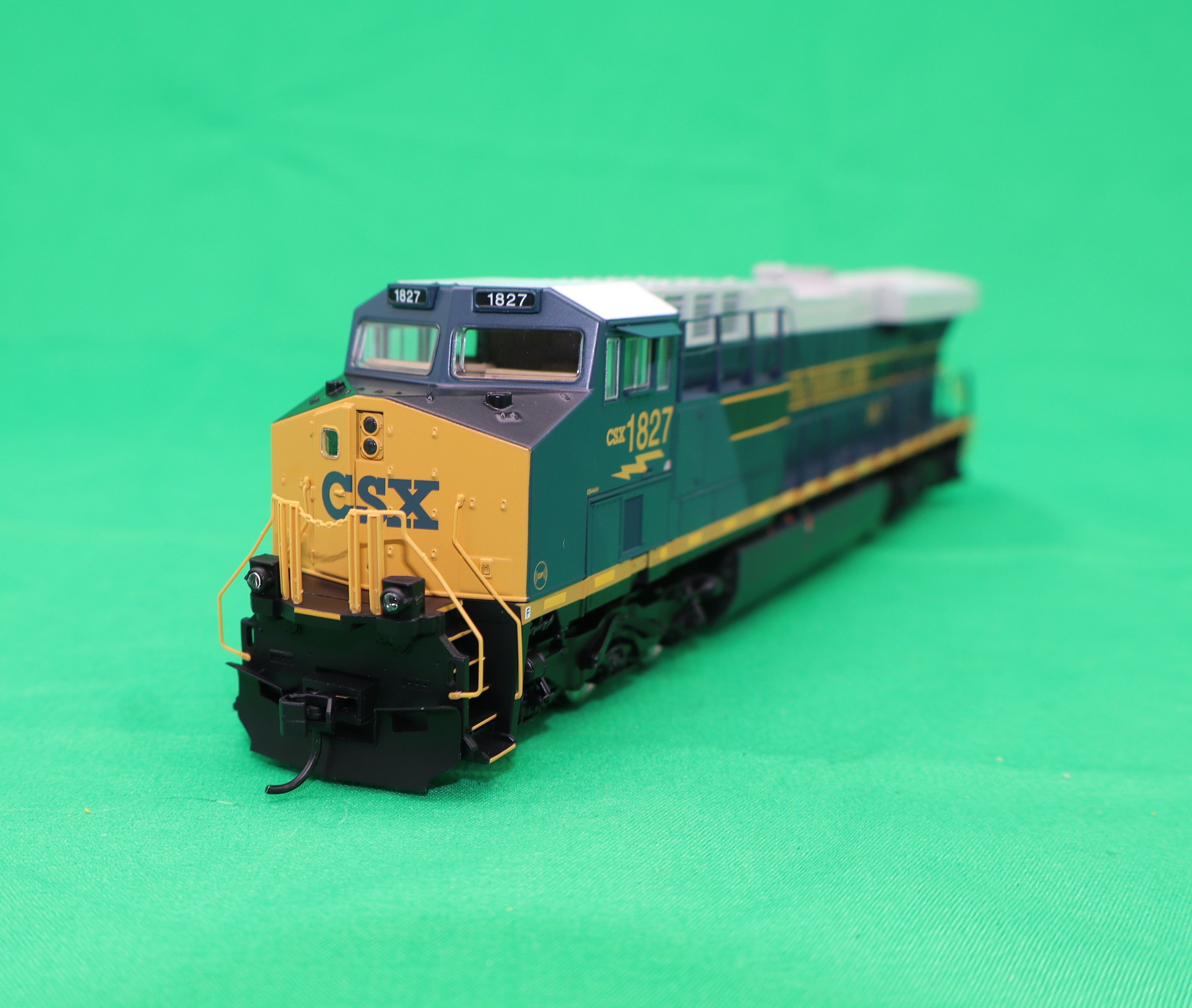 Walthers HO 910-20225 - Mainline - GE ES44AC Evolution Series GEVO Diesel Engine "CSX" #1827 (Baltimore & Ohio Heritage) DCC w/ ESU Sound