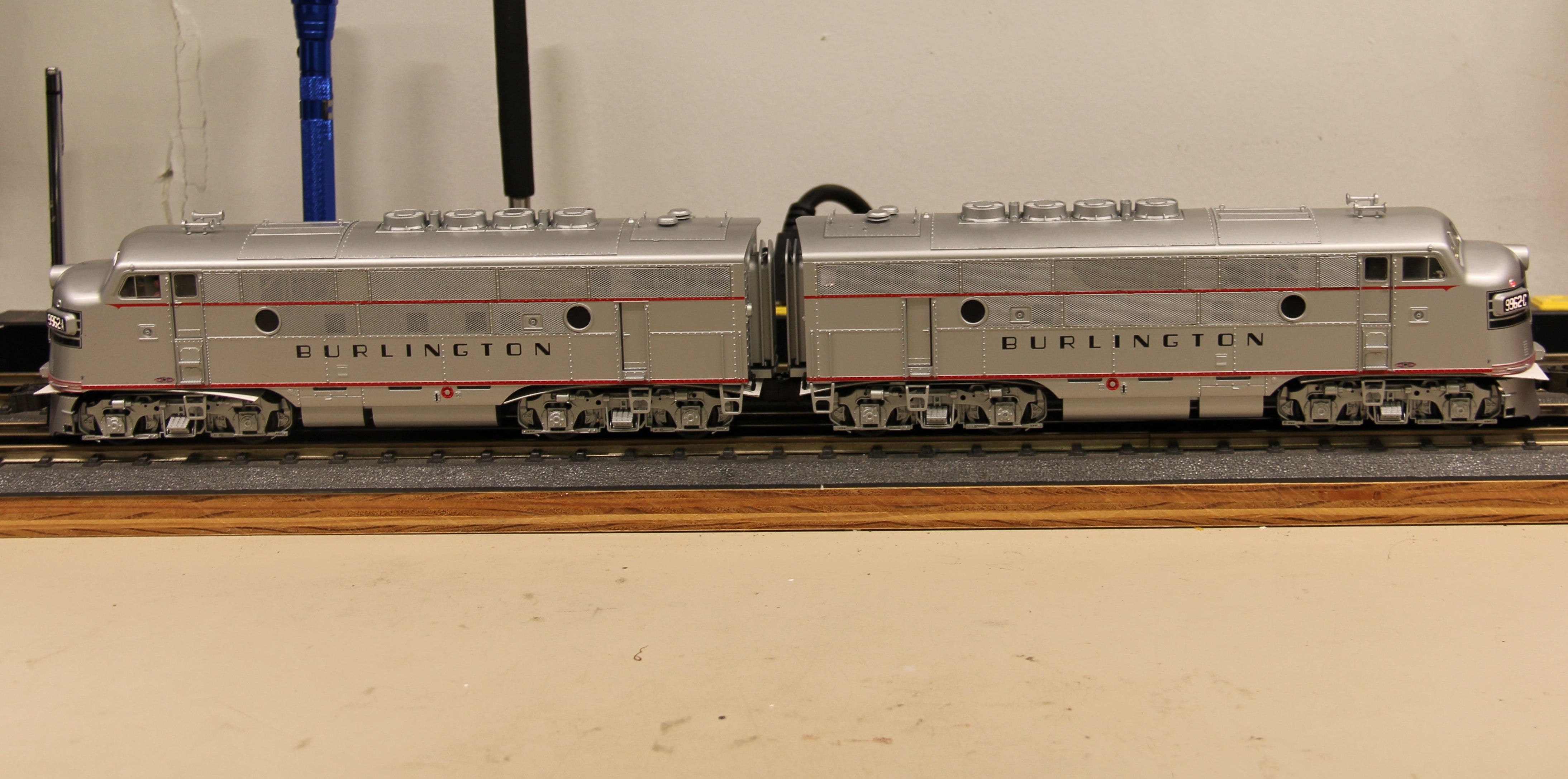 Lionel 6-38597 CB&Q F3 AA Locomotive Set-Second hand-M6500