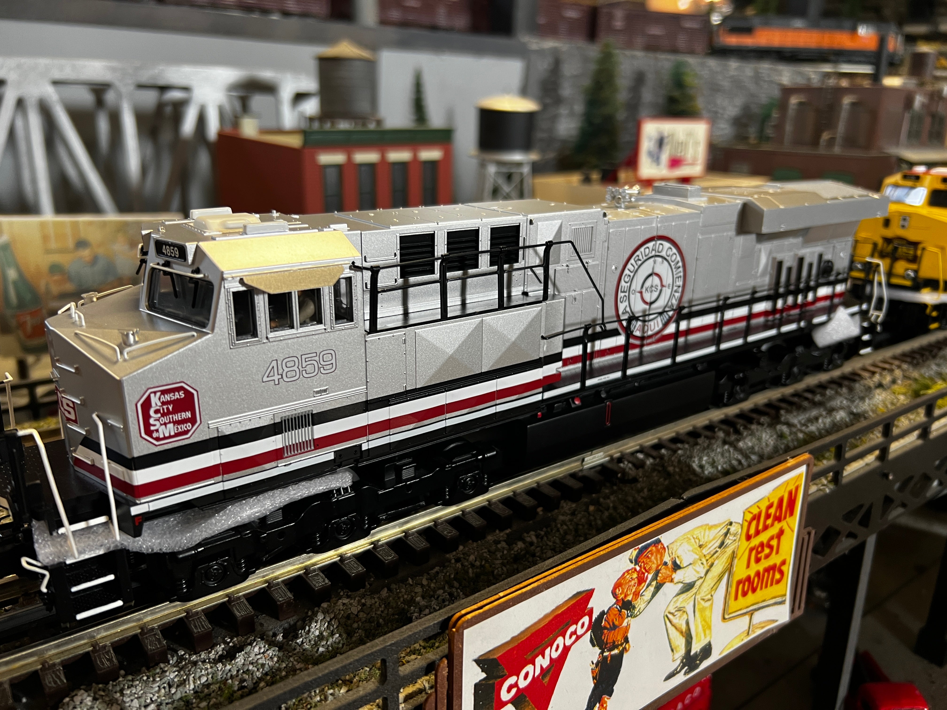 MTH 30-21162-1 - ES44AC Imperial Diesel Engine "Kansas City Southern" #4859 w/ PS3