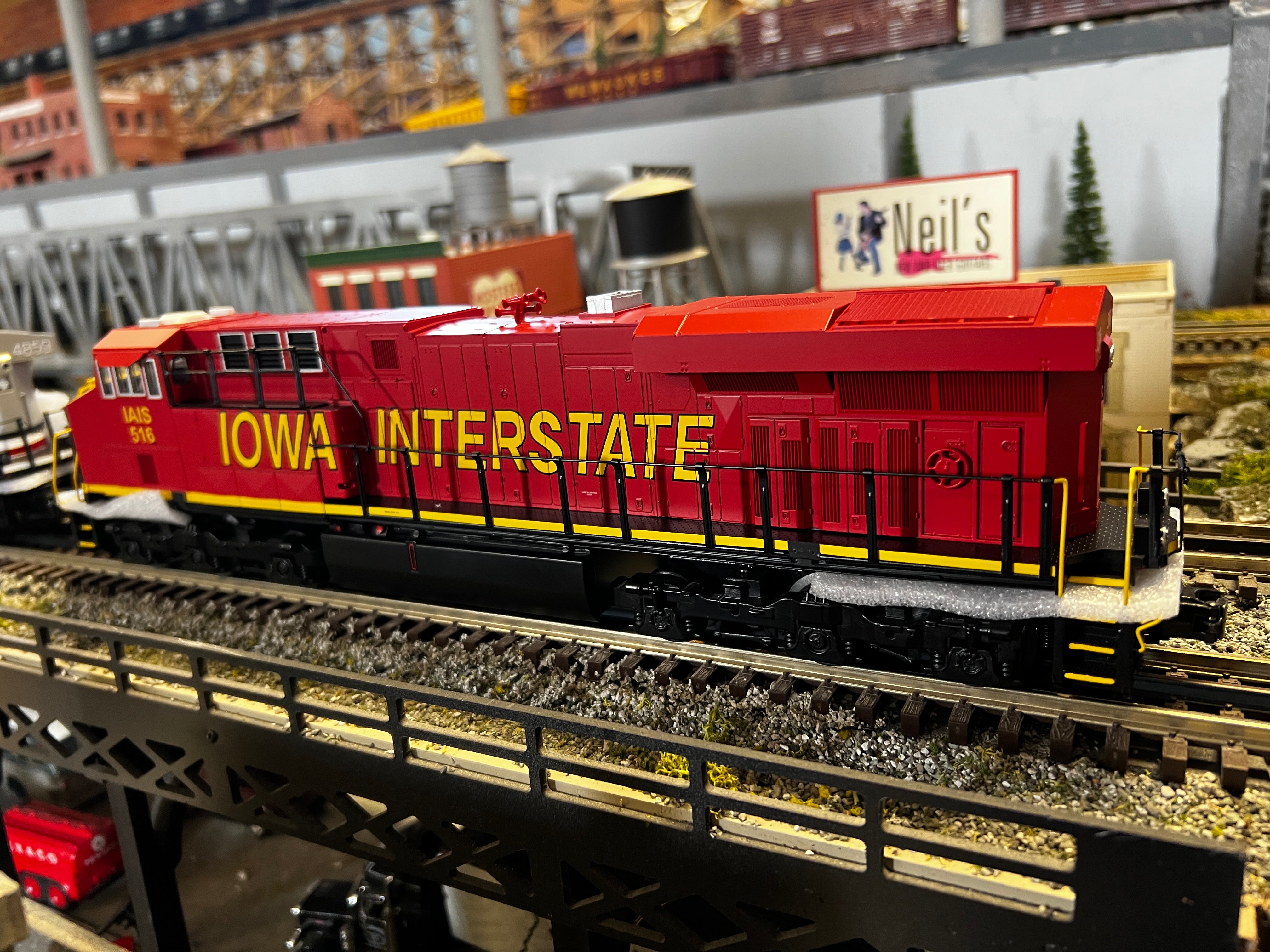 MTH 30-21161-1 - ES44AC Imperial Diesel Engine "Iowa Interstate" #516 w/ PS3