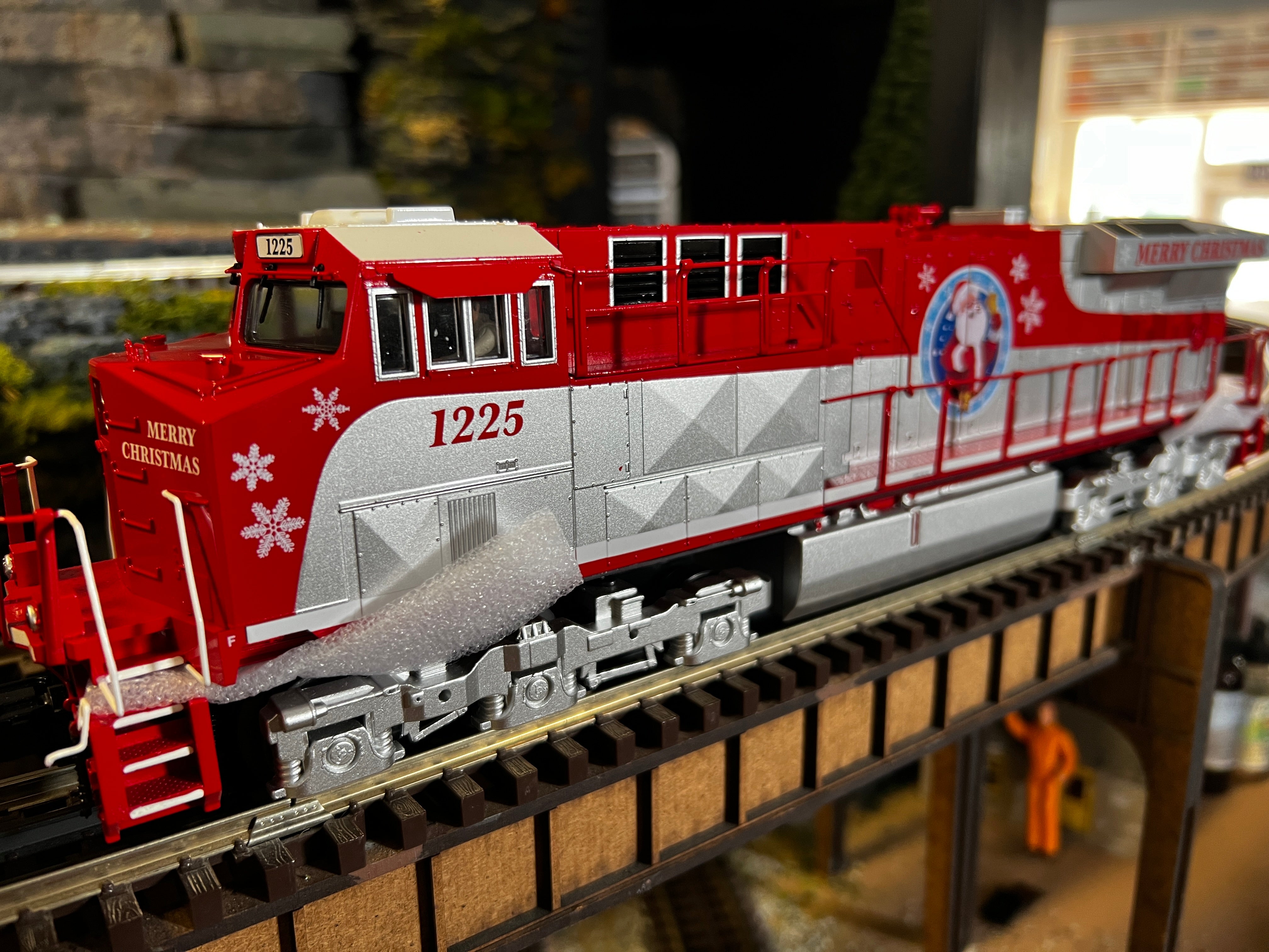 MTH 30-21157-1 - ES44AC Diesel Engine "Christmas" #1225 w/ PS3