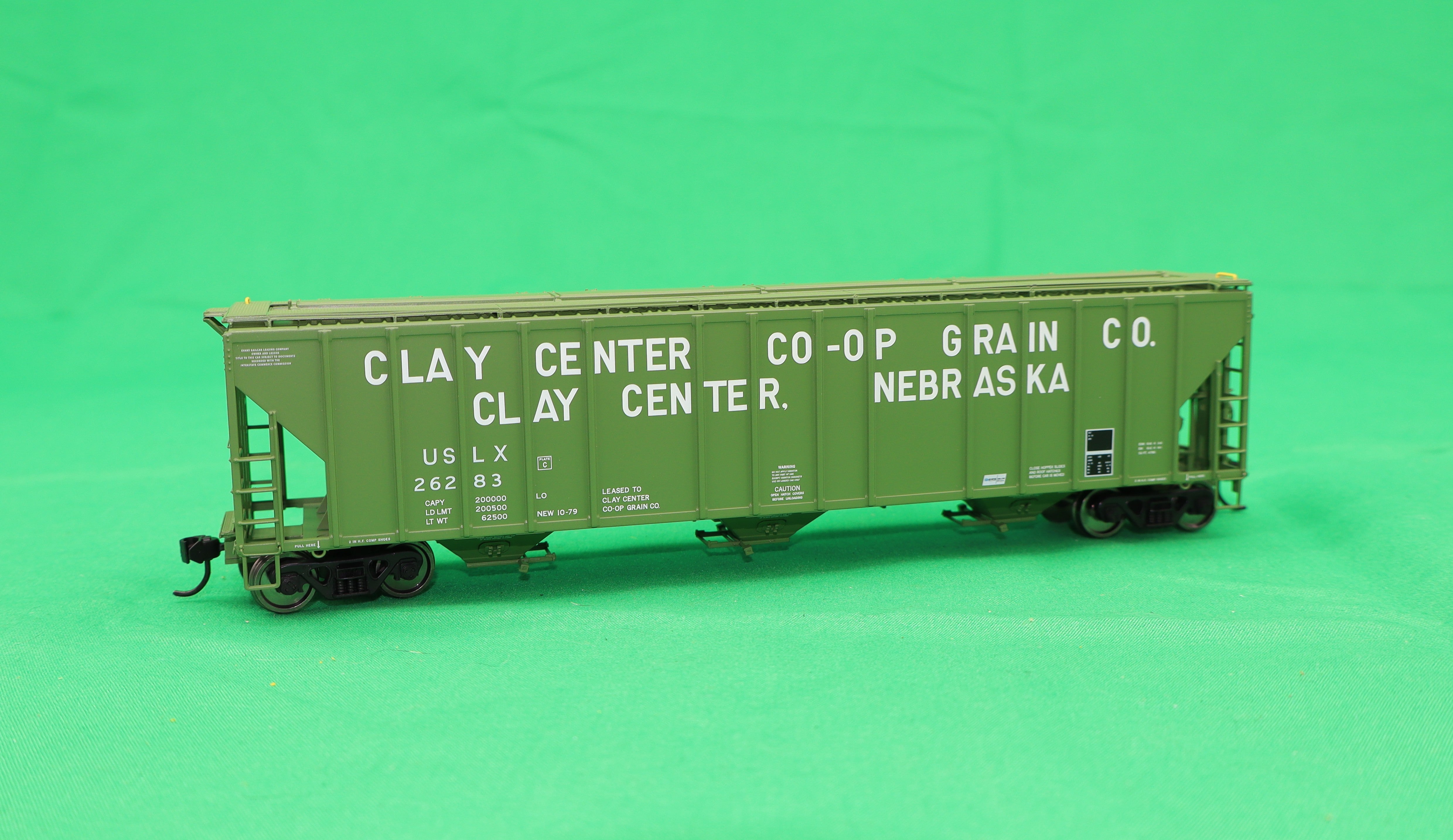 Walthers HO 920-106182 - Proto - 55' Evans 4780 Covered Hopper "Clay Center" #26283 (USLX)