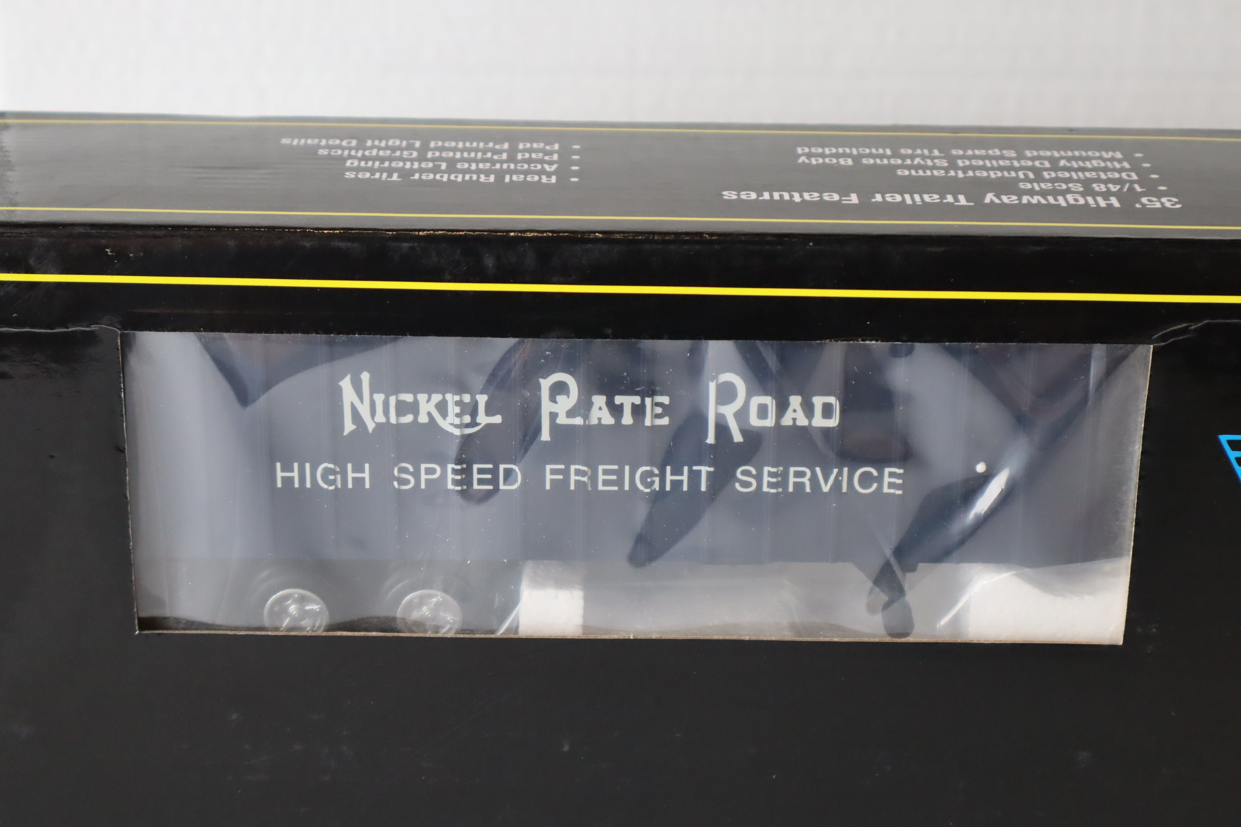 Weaver Nickel Plate Road 50' Flat Car w/  35' Trailers-Second hand-M8129