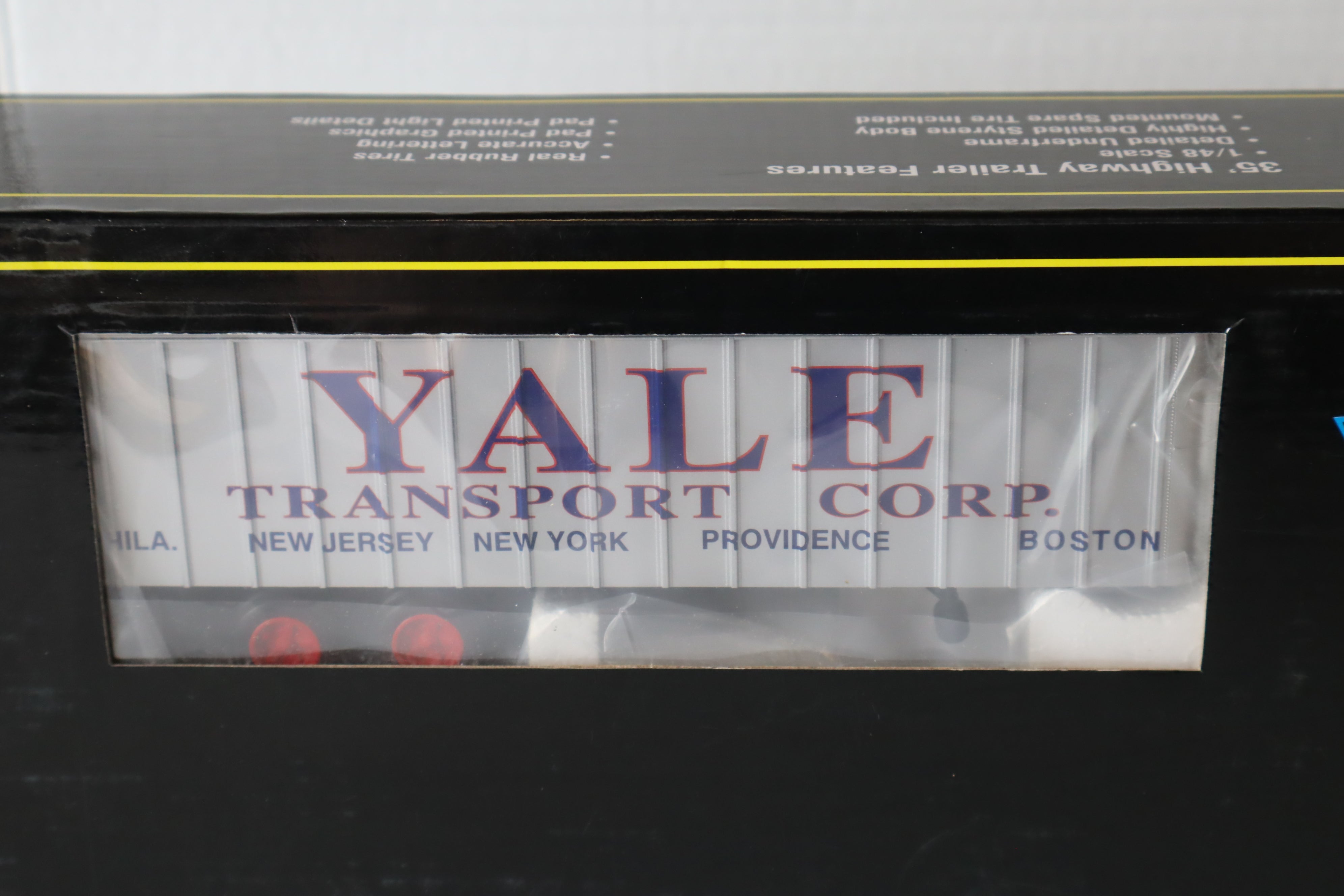 Weaver U23002LD New Haven / Yale 50' Flat Car w/  35' Trailers #17374-Second hand-M8131