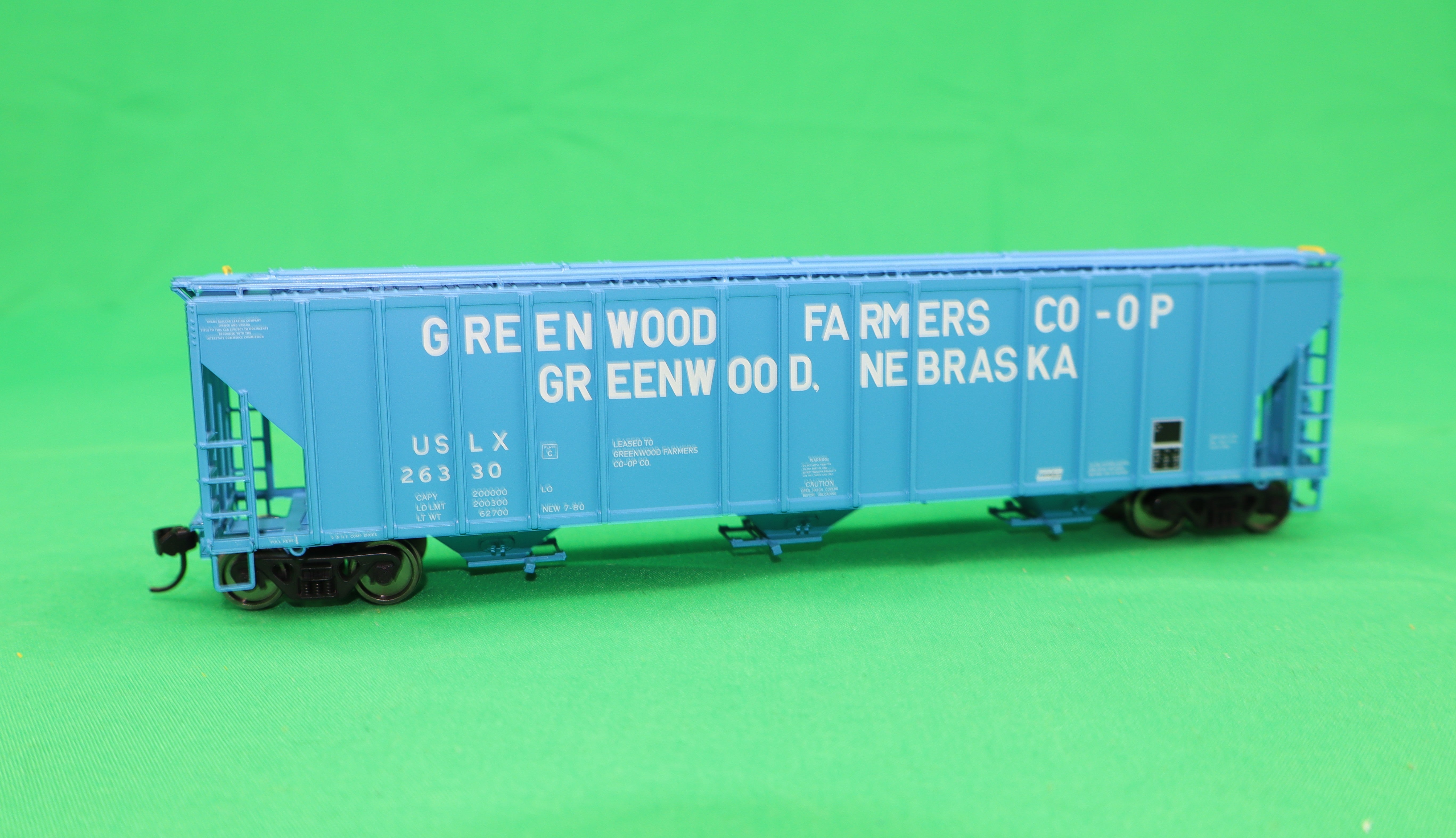 Walthers HO 920-106190 - Proto - 55' Evans 4780 Covered Hopper "Greenwood" #26330 (USLX)