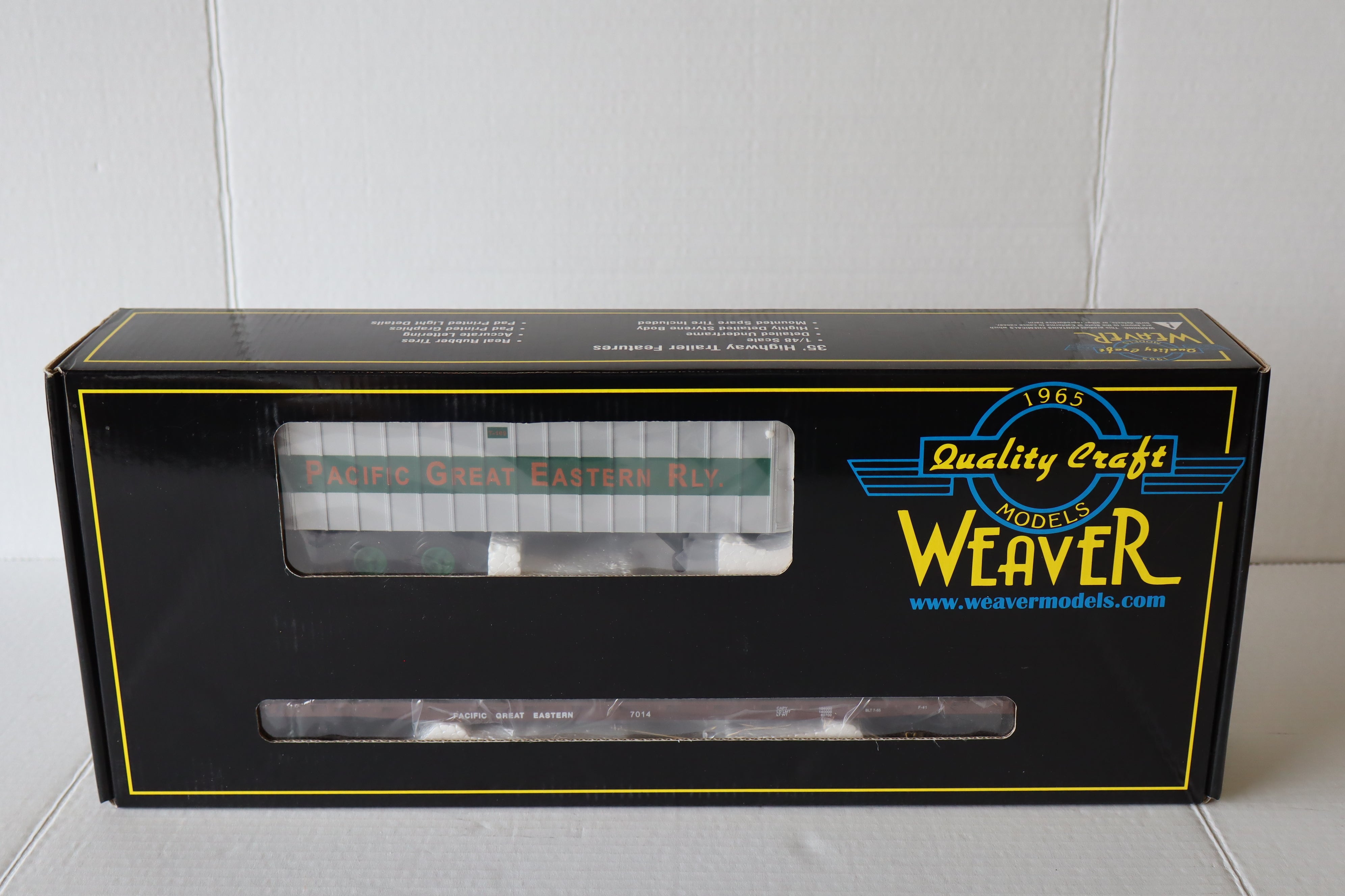 Weaver Pacific Great Eastern RLY 50' Flat Car w/  35' Trailers #7014-Second hand-M8132
