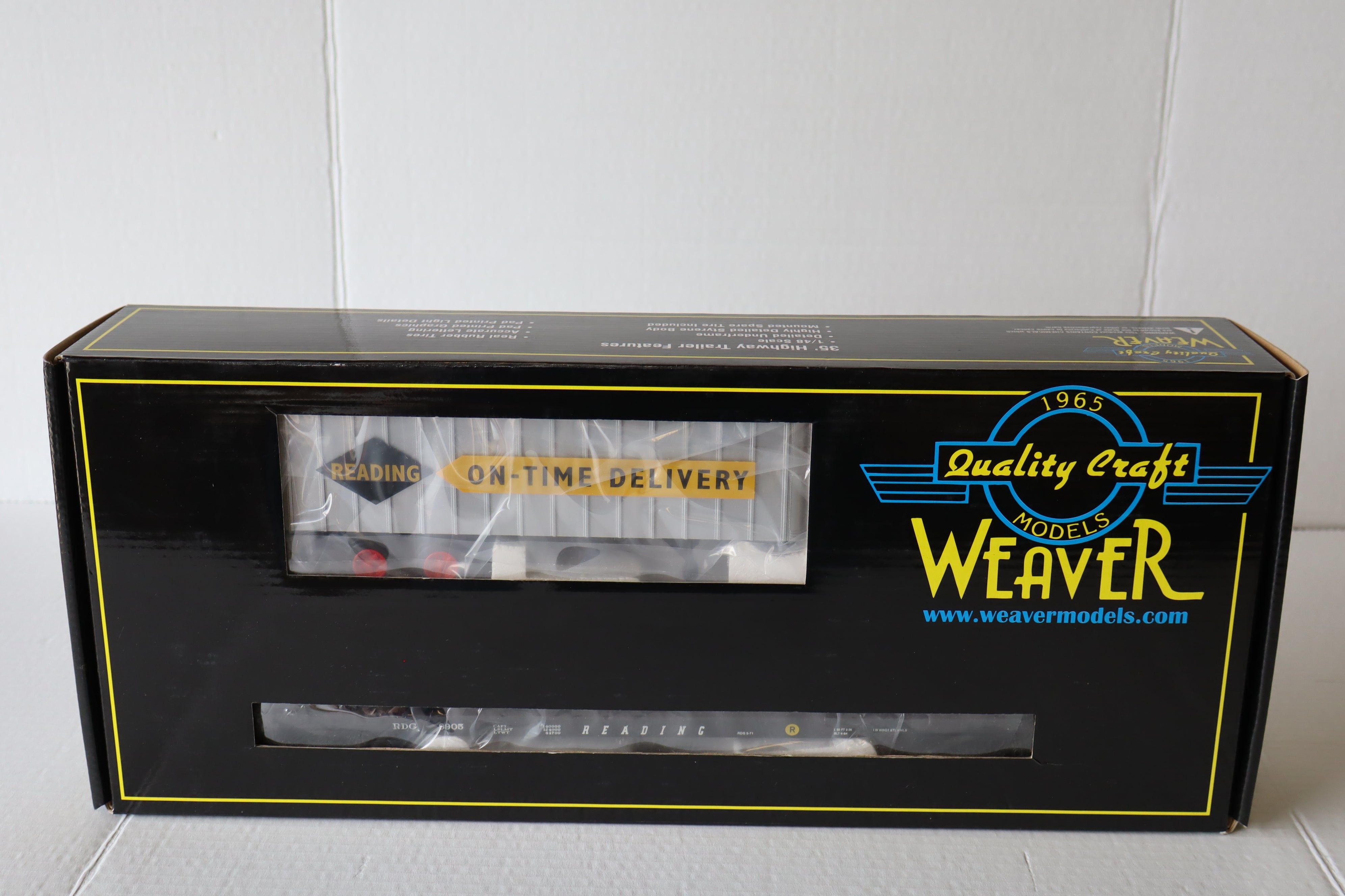 Weaver U23004LD Reading/ Reading 50' Flat Car w/  35' Trailers #8904-Second hand-M8134