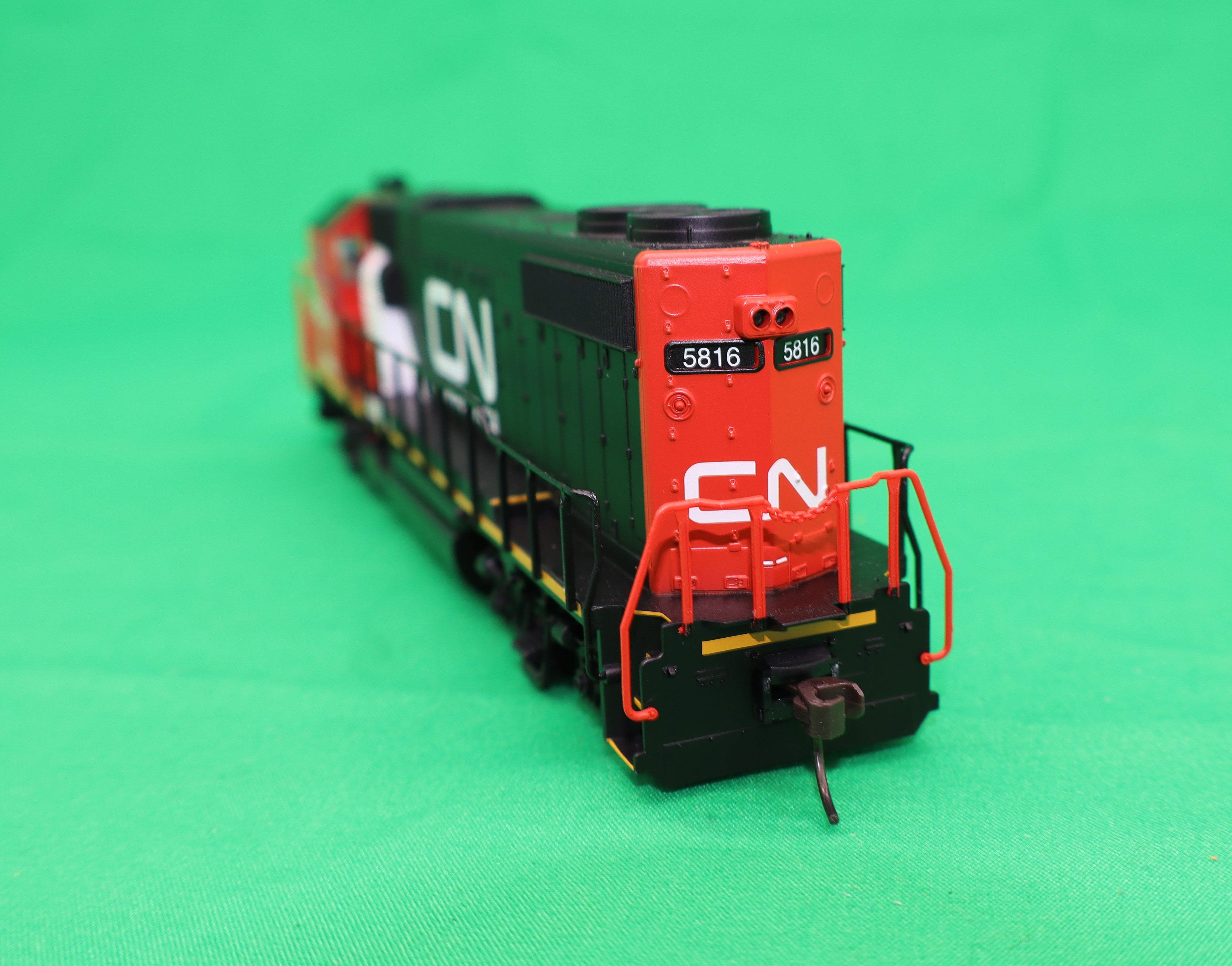 Atlas HO 10004572 - Trainman® - Gold Model -  GP38-2 Diesel Locomotive "Canadian National" #5816 (GTW)