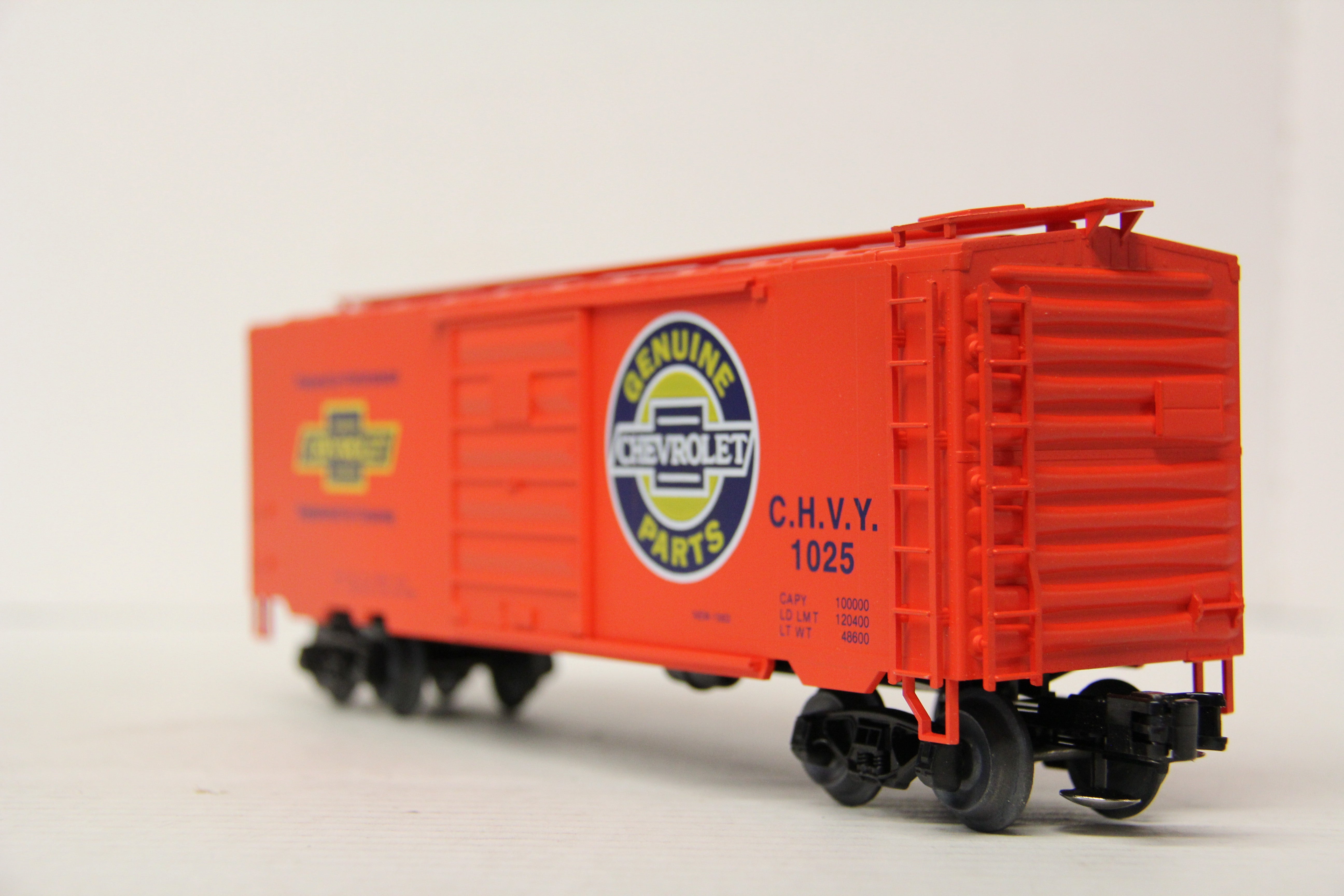Weaver Chevrolet Genuine Parts PS-1 40' Boxcar #1025-Second hand-M6665
